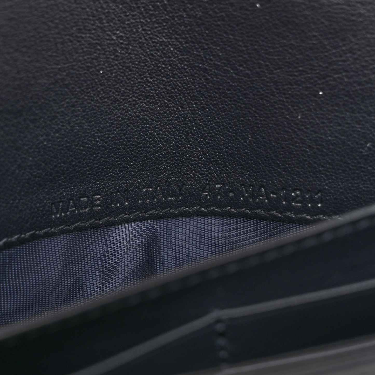 Oblique Saddle Chain Long Wallet Blue