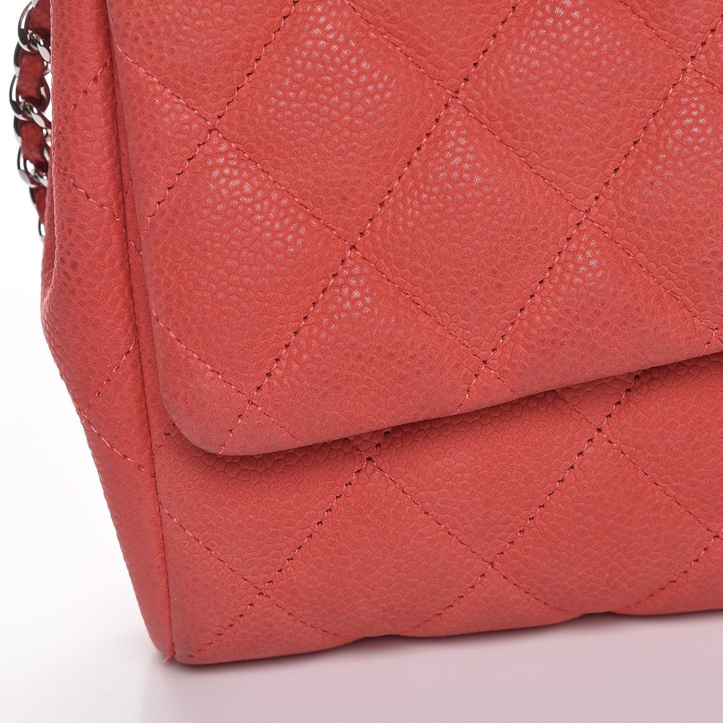 Iridescent Caviar Clutch with Chain Flap Red