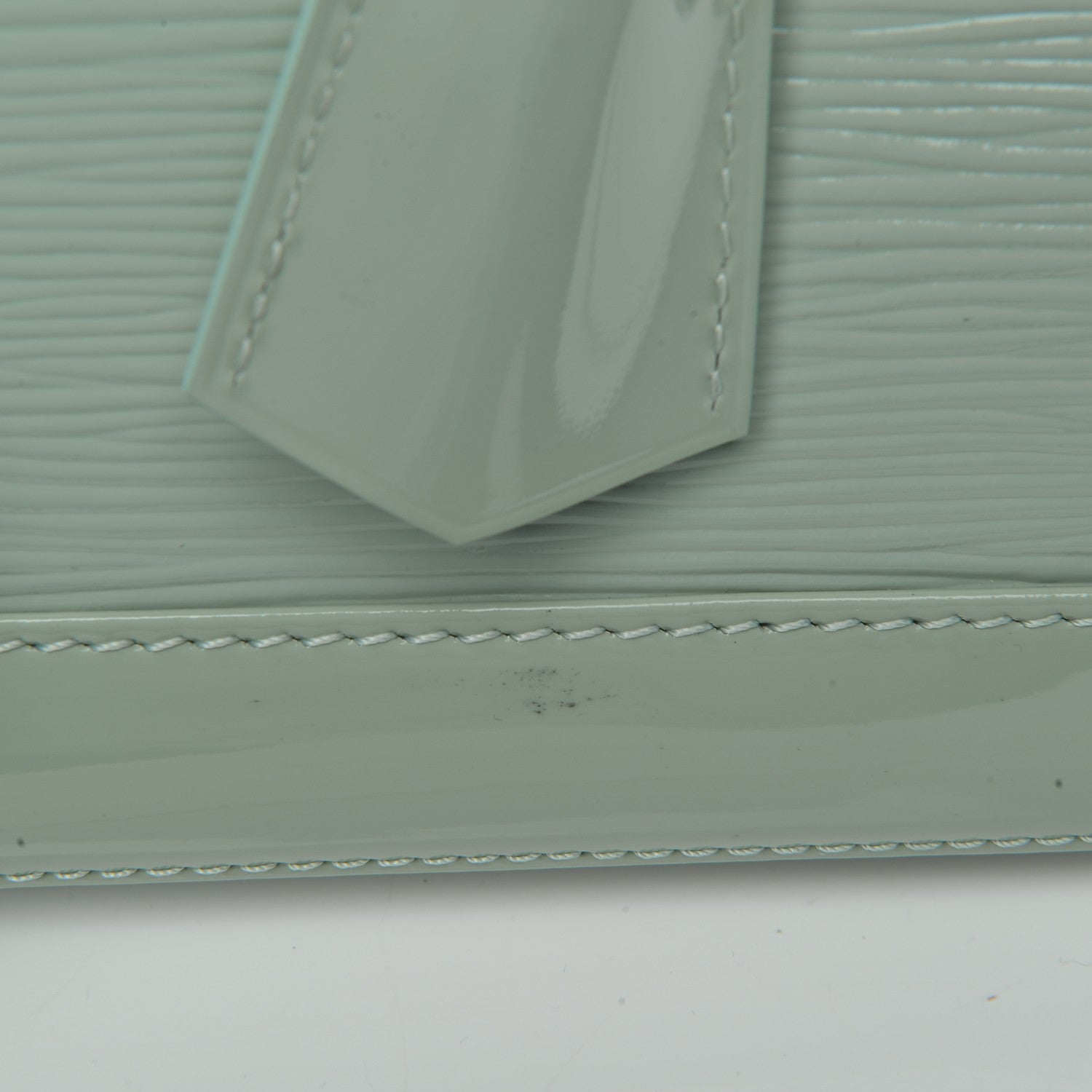 Louis Vuitton Electric Epi Alma PM Amande 7 of 10