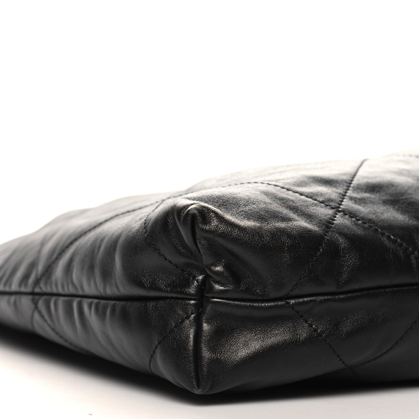 Shiny Calfskin Quilted Chanel 22 Black