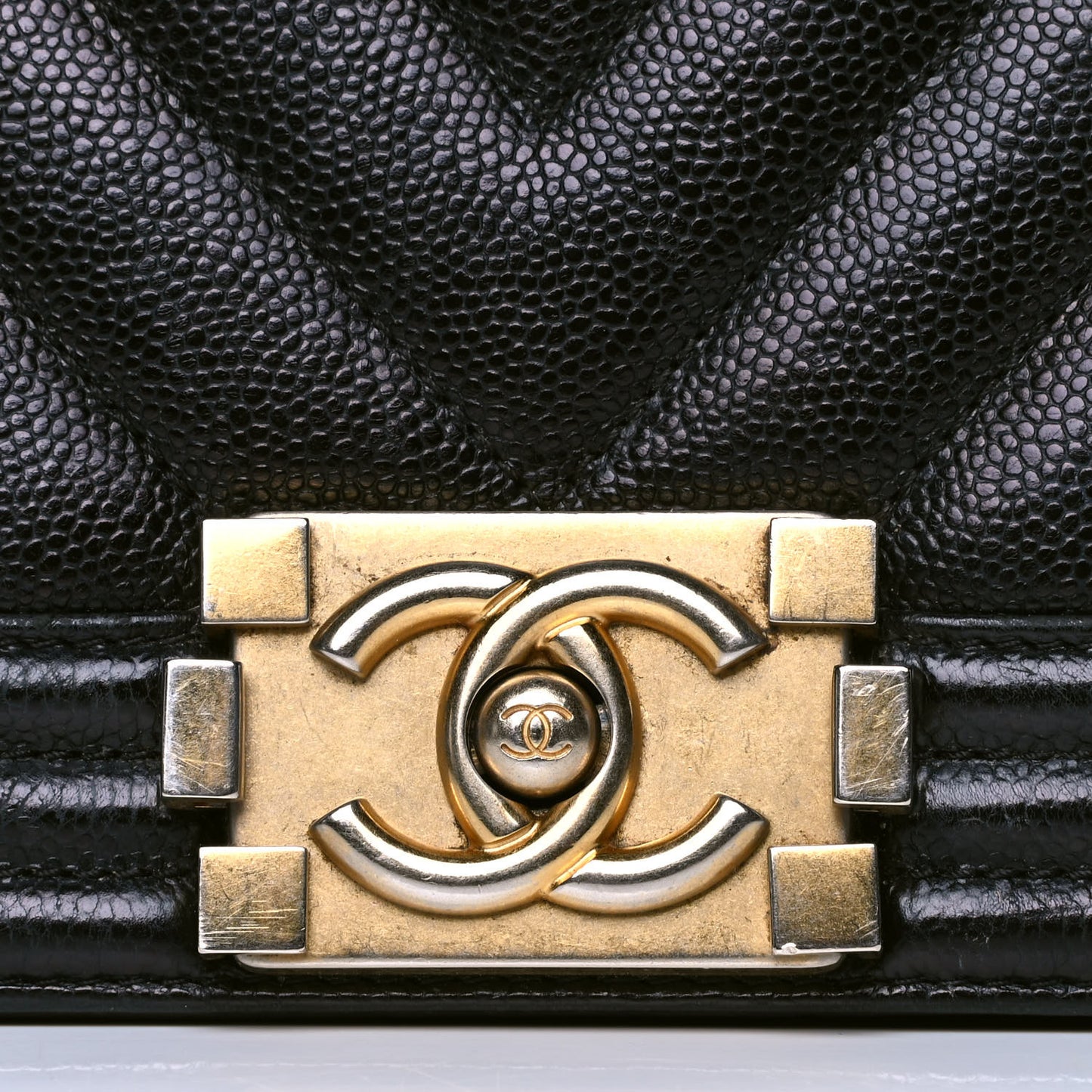 Caviar Chevron Quilted Small Boy Flap Black