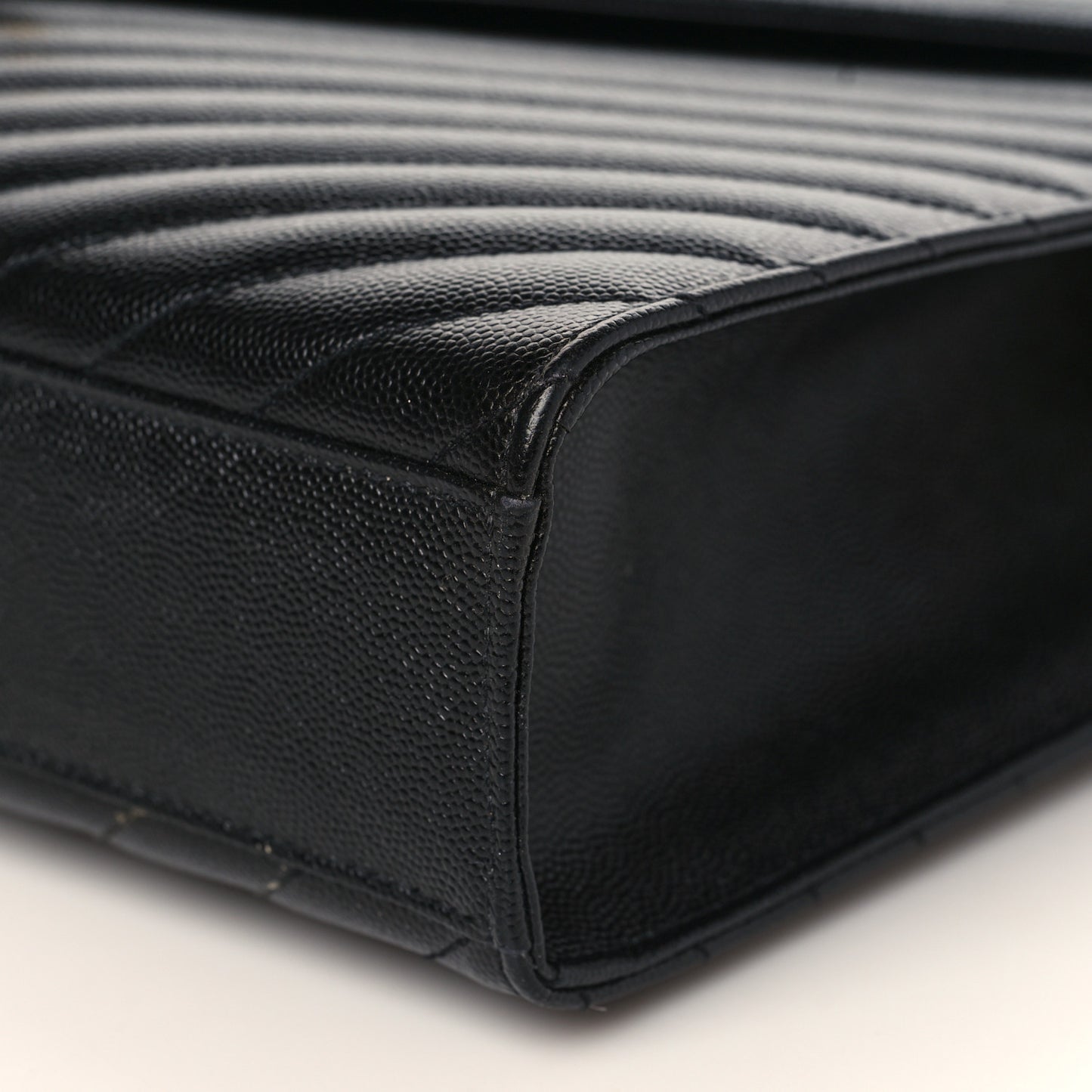 Vinyl Rock and Chain XL Flap Black