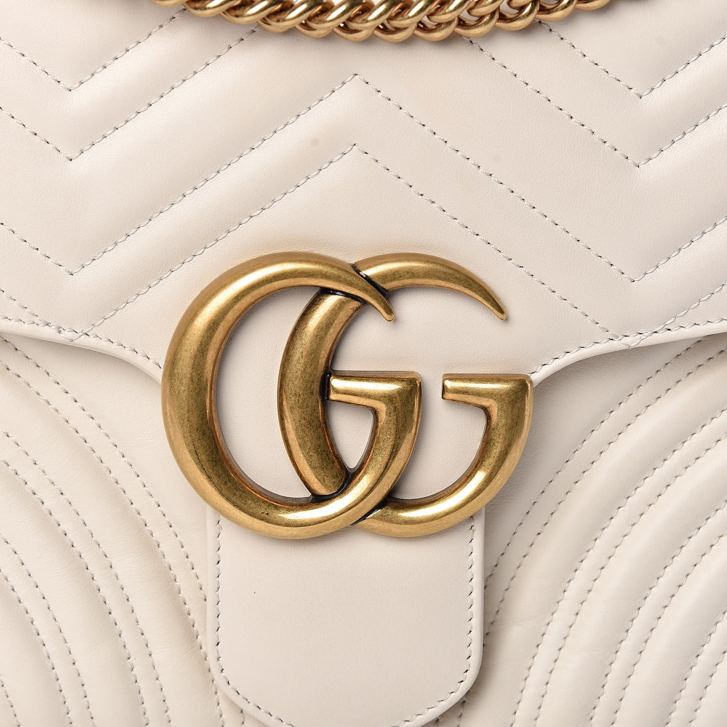 Calfskin Matelasse Large GG Marmont Shoulder Bag Mystic White