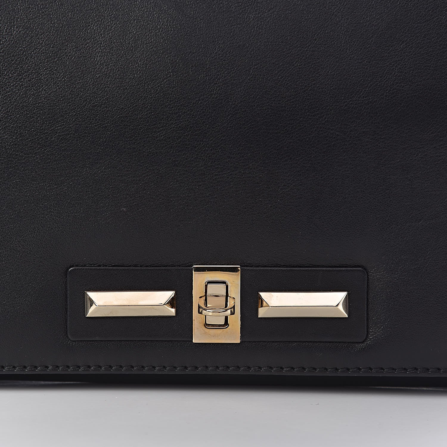 Valentino Garavani Vitello Flap Accordion Shoulder Flap Black 23 of 25