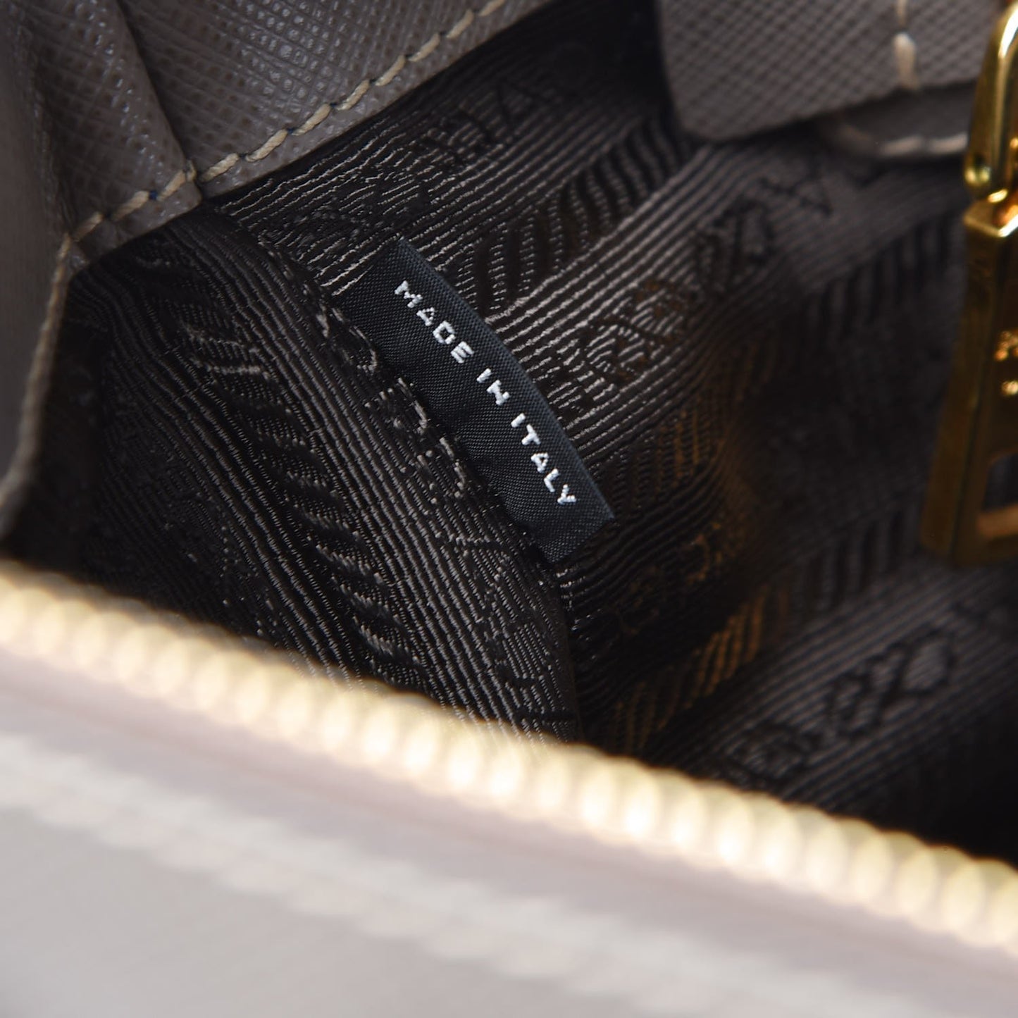 Saffiano Large Galleria Double Zip Tote Argilla