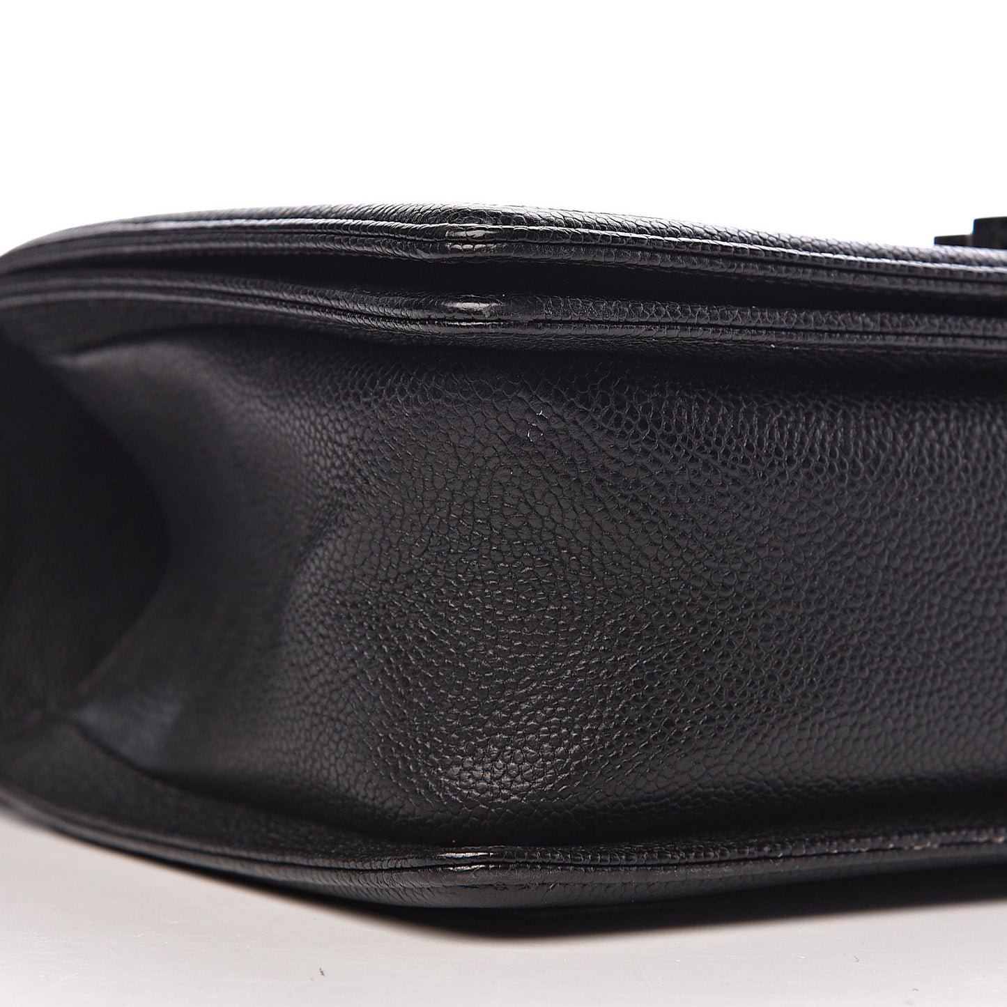Caviar Quilted Medium Boy Flap Black