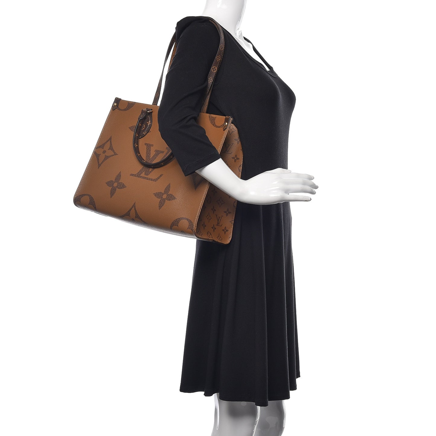 Reverse Monogram Giant Onthego MM