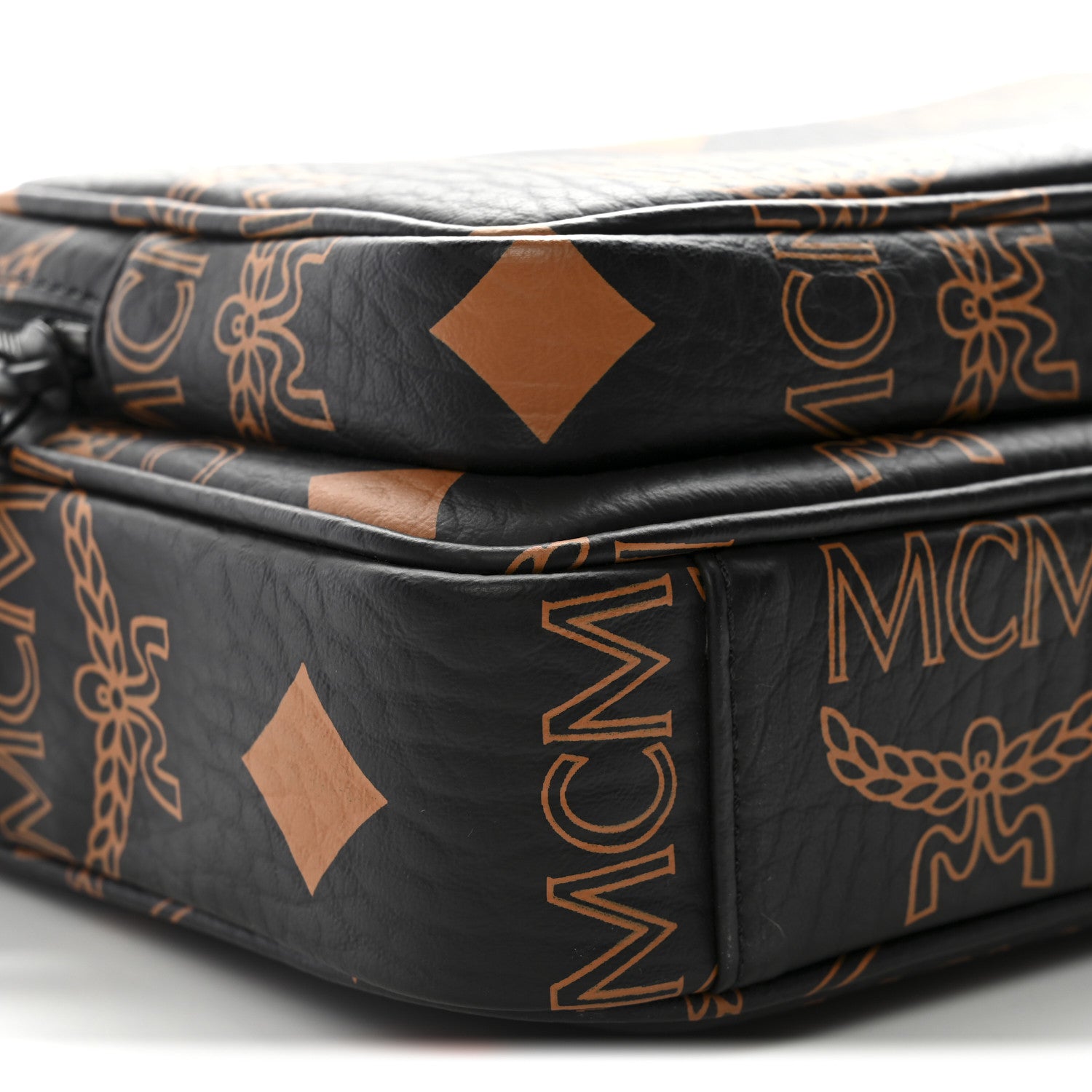MCM Maxi Visetos Aren Crossbody Black Cognac 1759684 – FASHIONPHILE