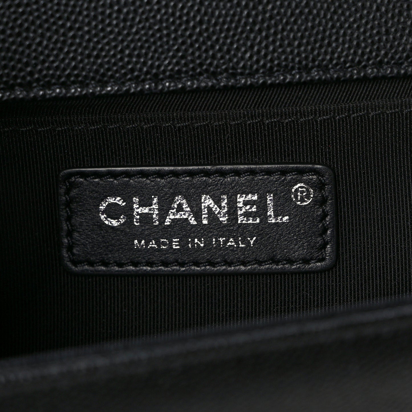 Caviar Quilted Medium Boy Flap Black