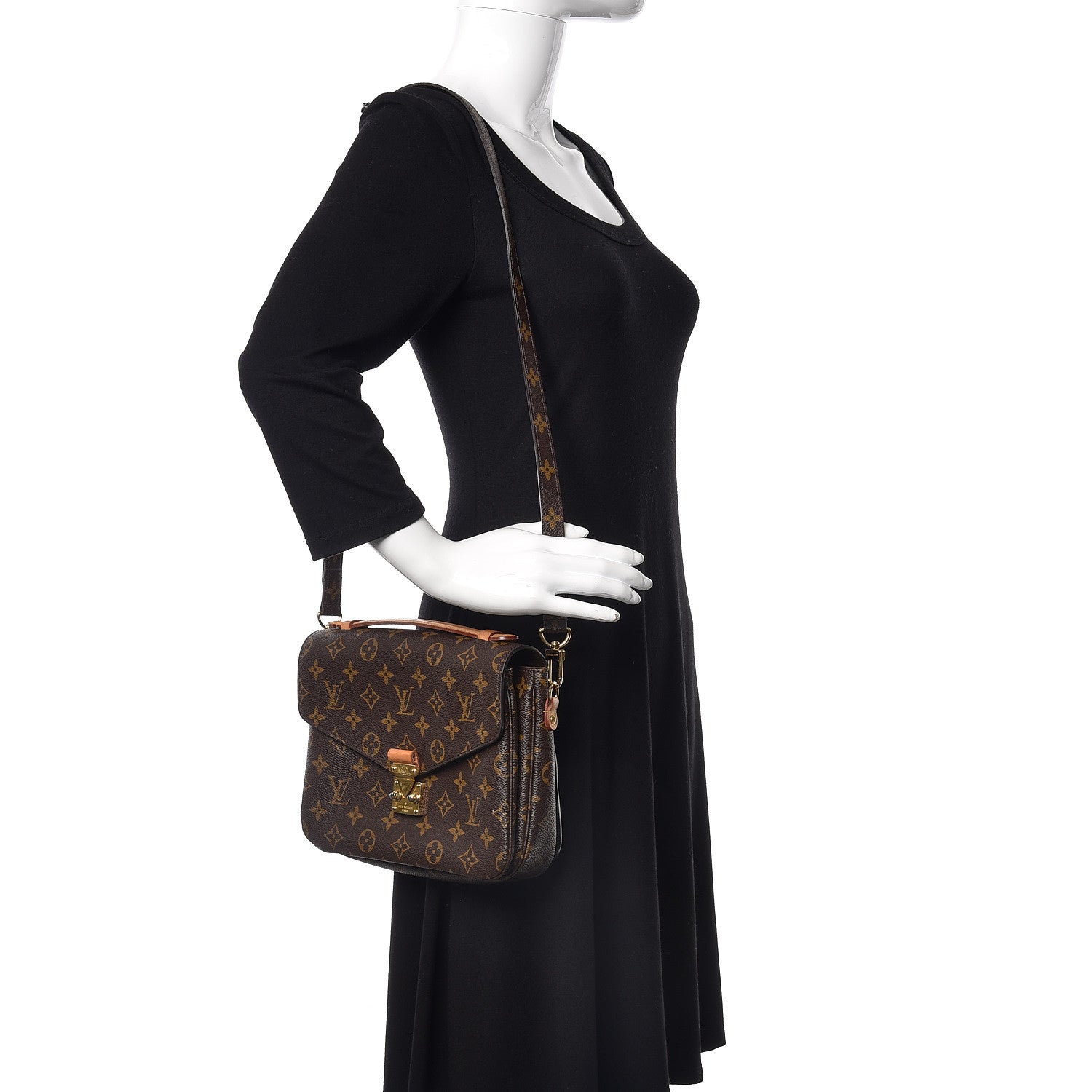 Louis Vuitton Monogram Pochette Metis 2 of 18