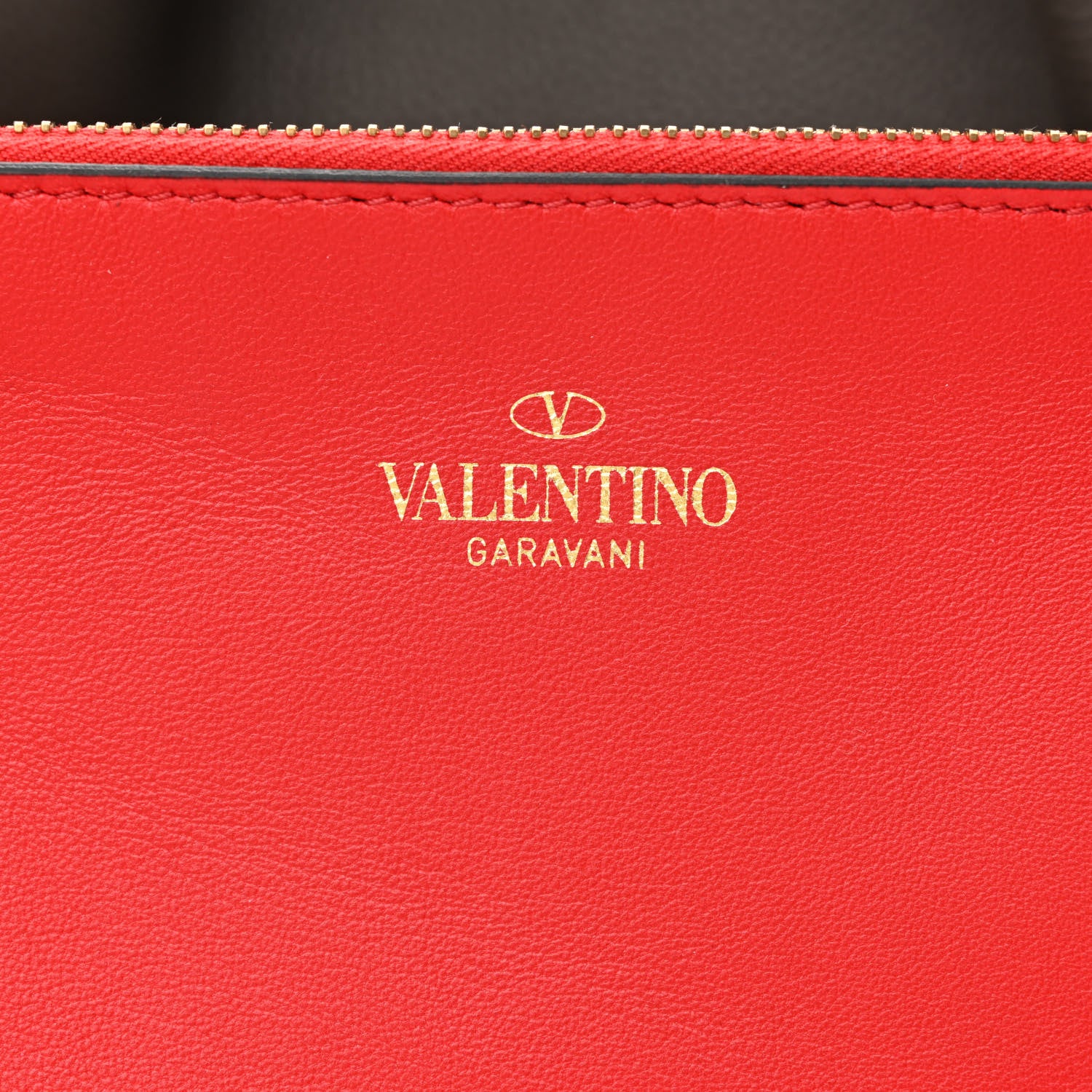 Valentino Garavani Grainy Calfskin Medium VLogo Escape Shopper Black 8 of 11