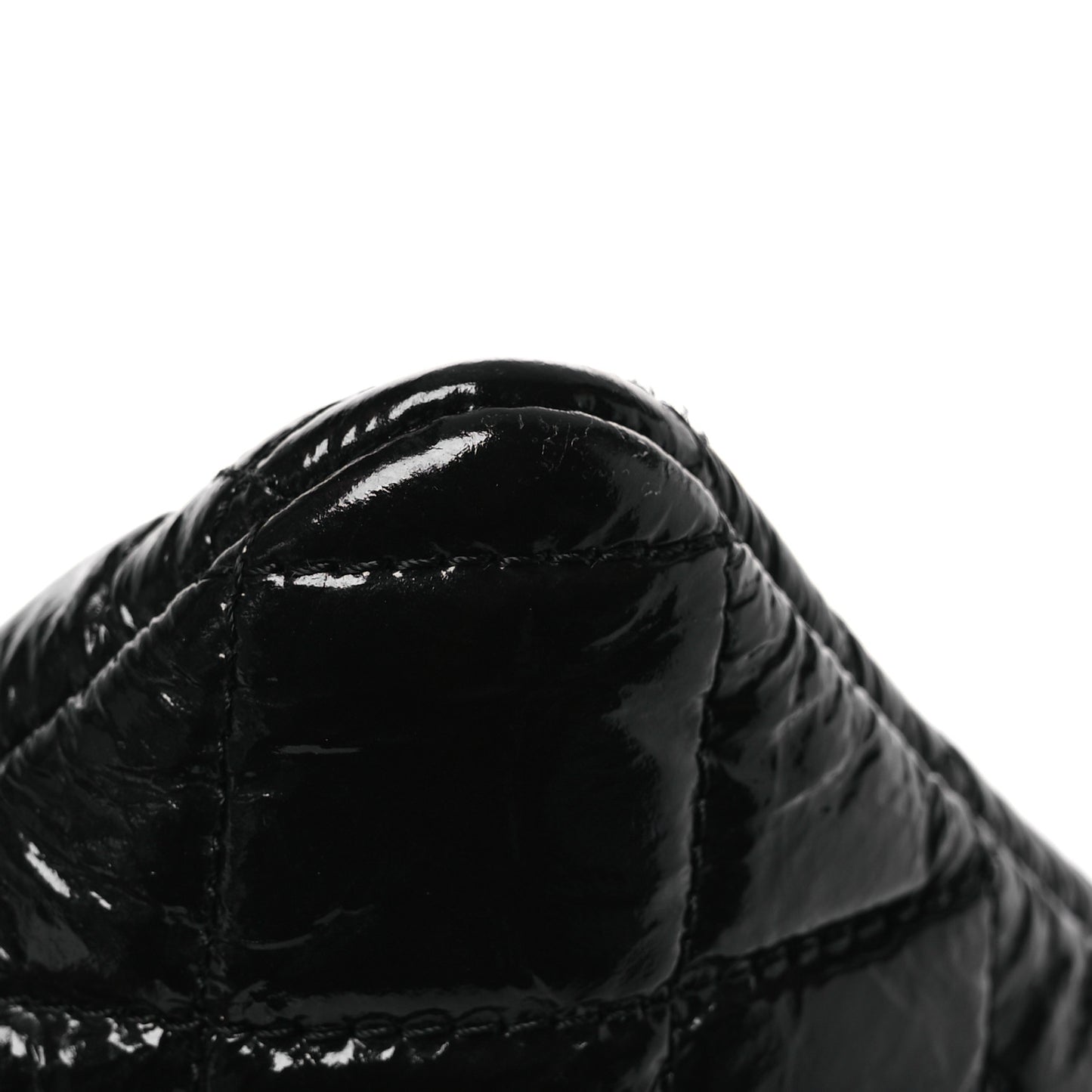 Patent Calfskin Quilted Medium Boy Cosmetic Case Black