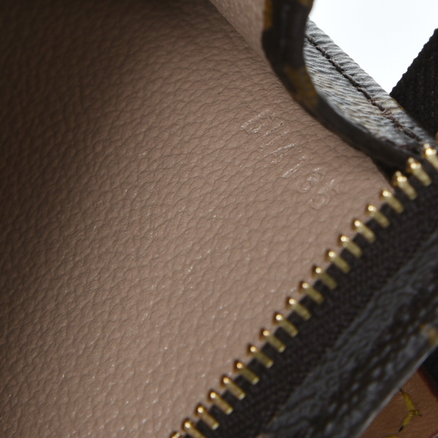 Louis Vuitton Monogram Toiletry Pouch 19 6 of 6