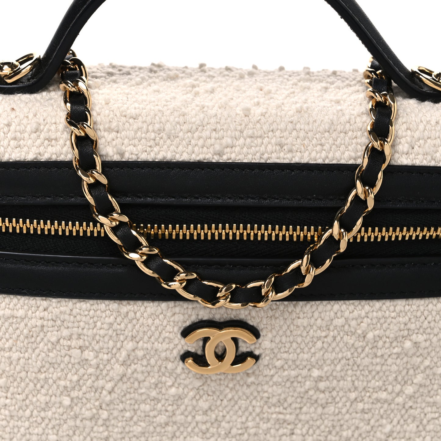 Boucle Calfskin Top Handle Slim Vanity Case With Chain Ecru Black