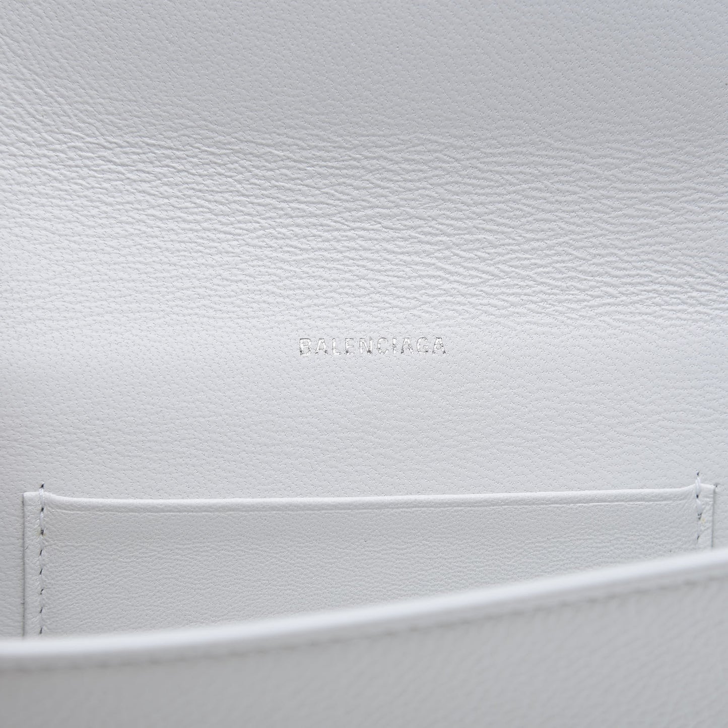 Grained Calfskin Logo Cash Phone Holder Wallet On Chain White Fluo Pink