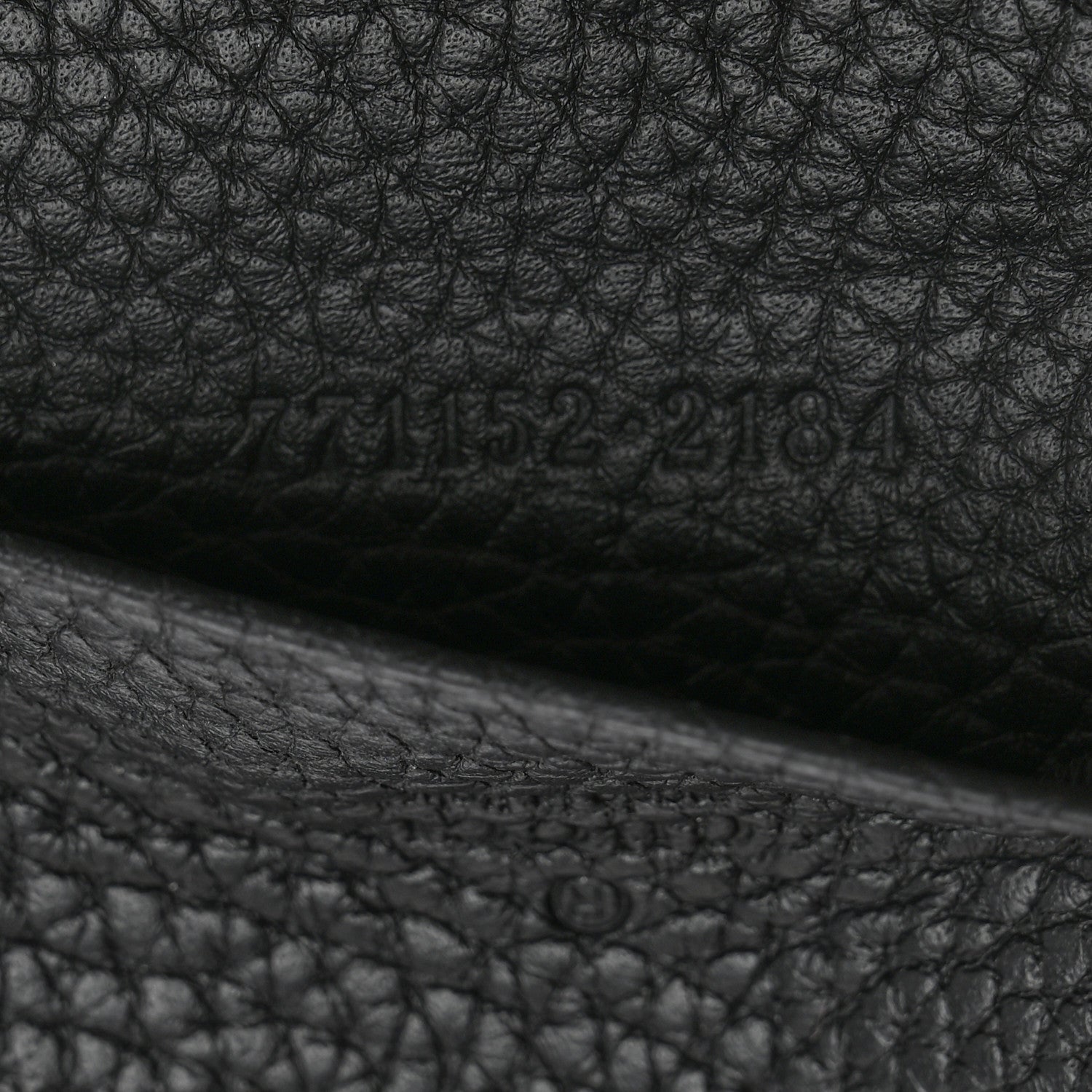 Gucci Grained Calfskin Logo Long Card Case Black 7 of 8