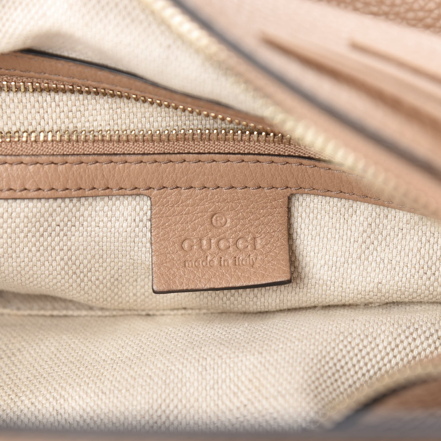 Pebbled Calfskin Large Soho Hobo Camelia