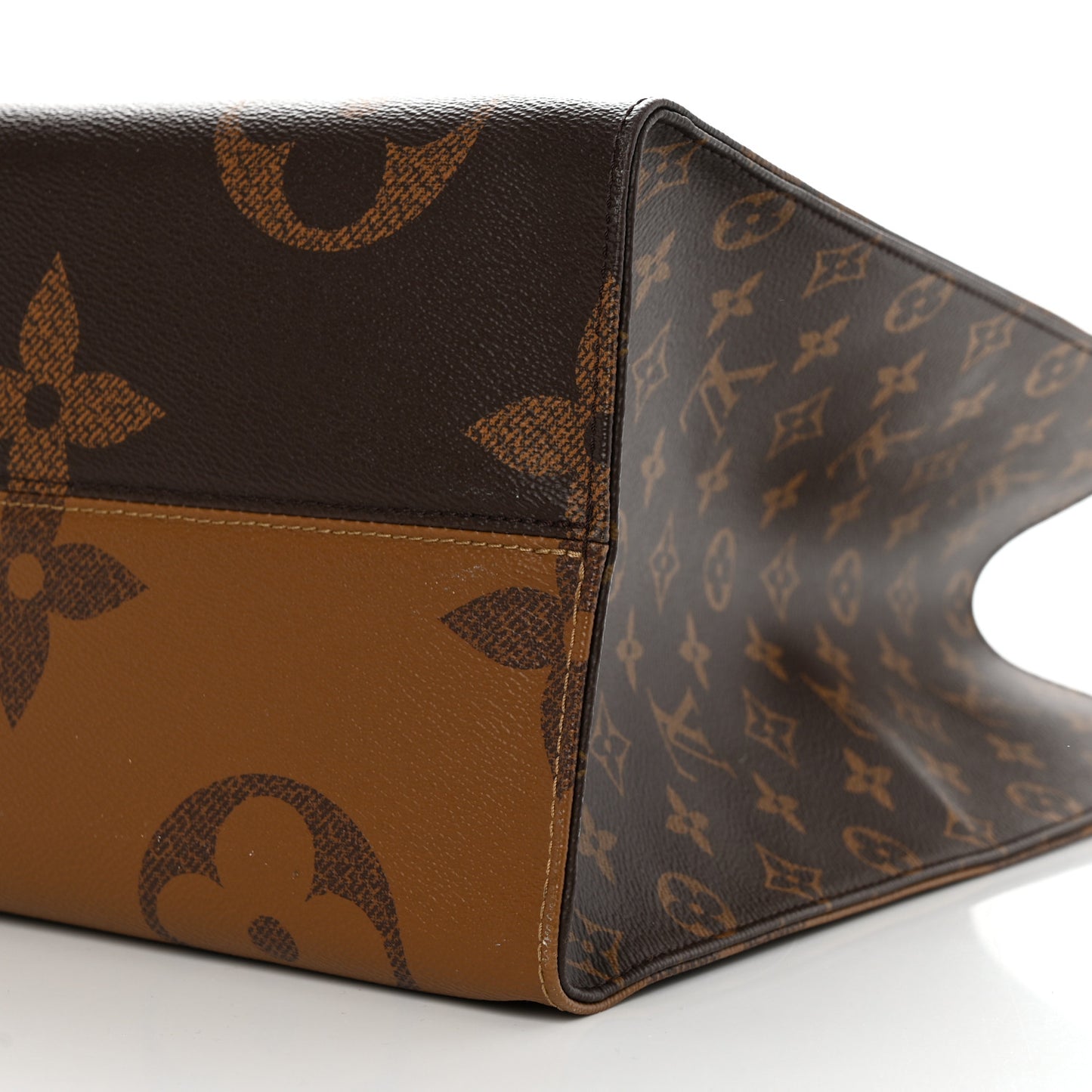 Reverse Monogram Giant Onthego GM
