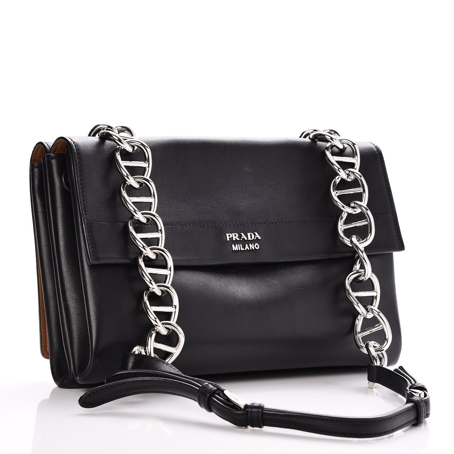 Vitello Soft Chain Horizontal Shoulder Bag Nero Black