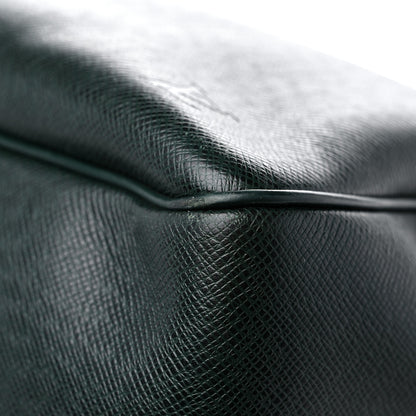 Louis Vuitton Taiga Kendall PM Epicea 9 of 14