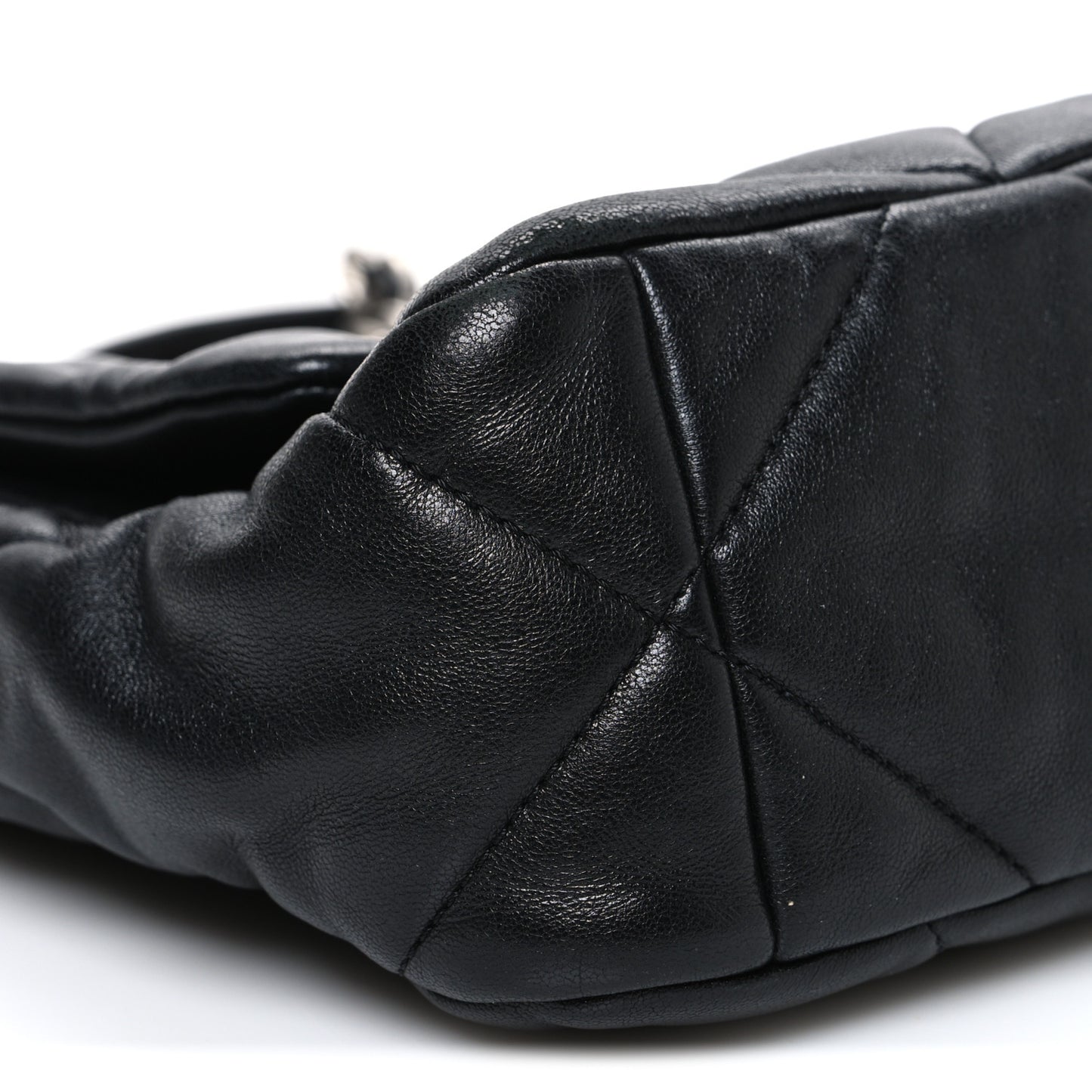 Lambskin Quilted Medium Chanel 19 Flap Black