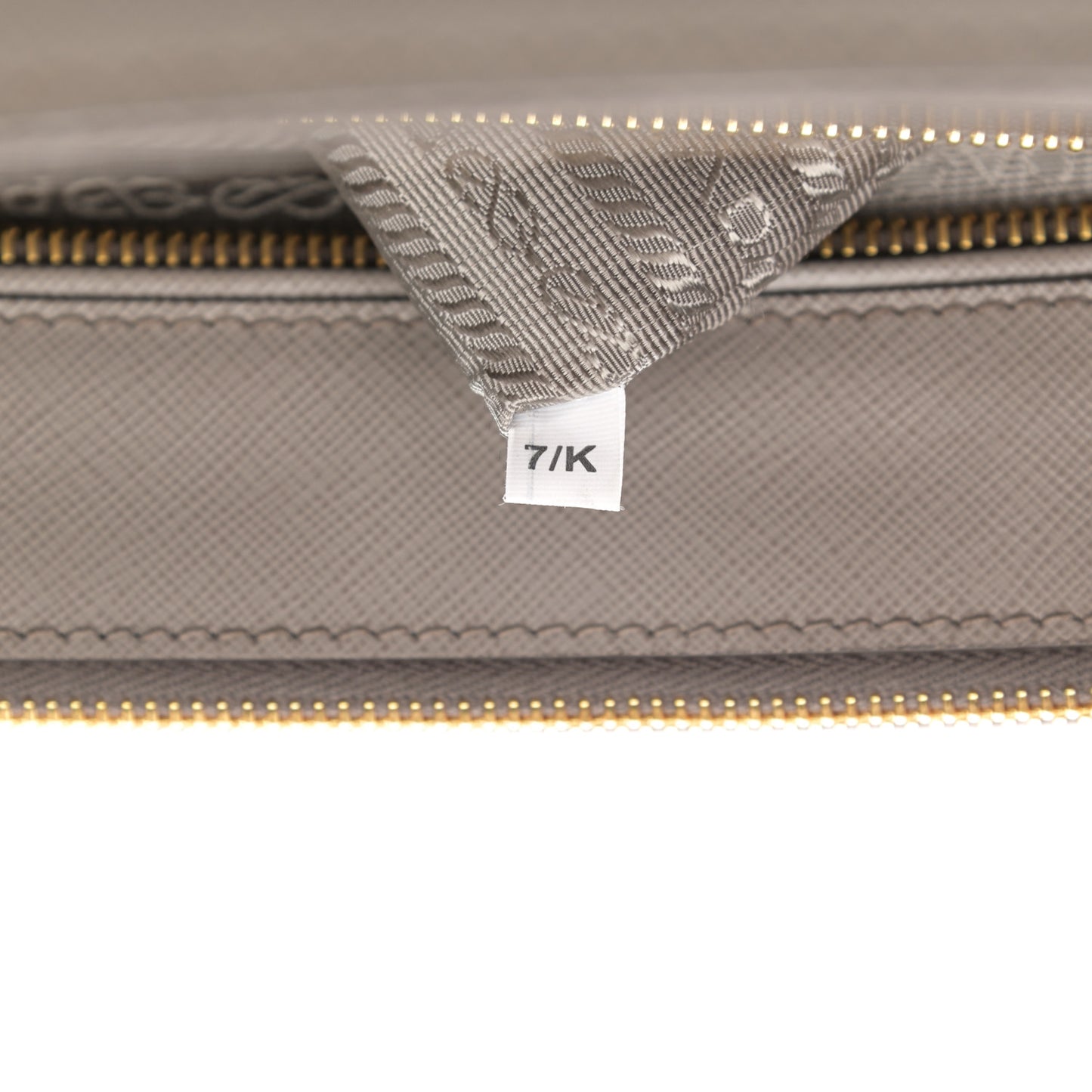 Saffiano Medium Galleria Double Zip Tote Argilla