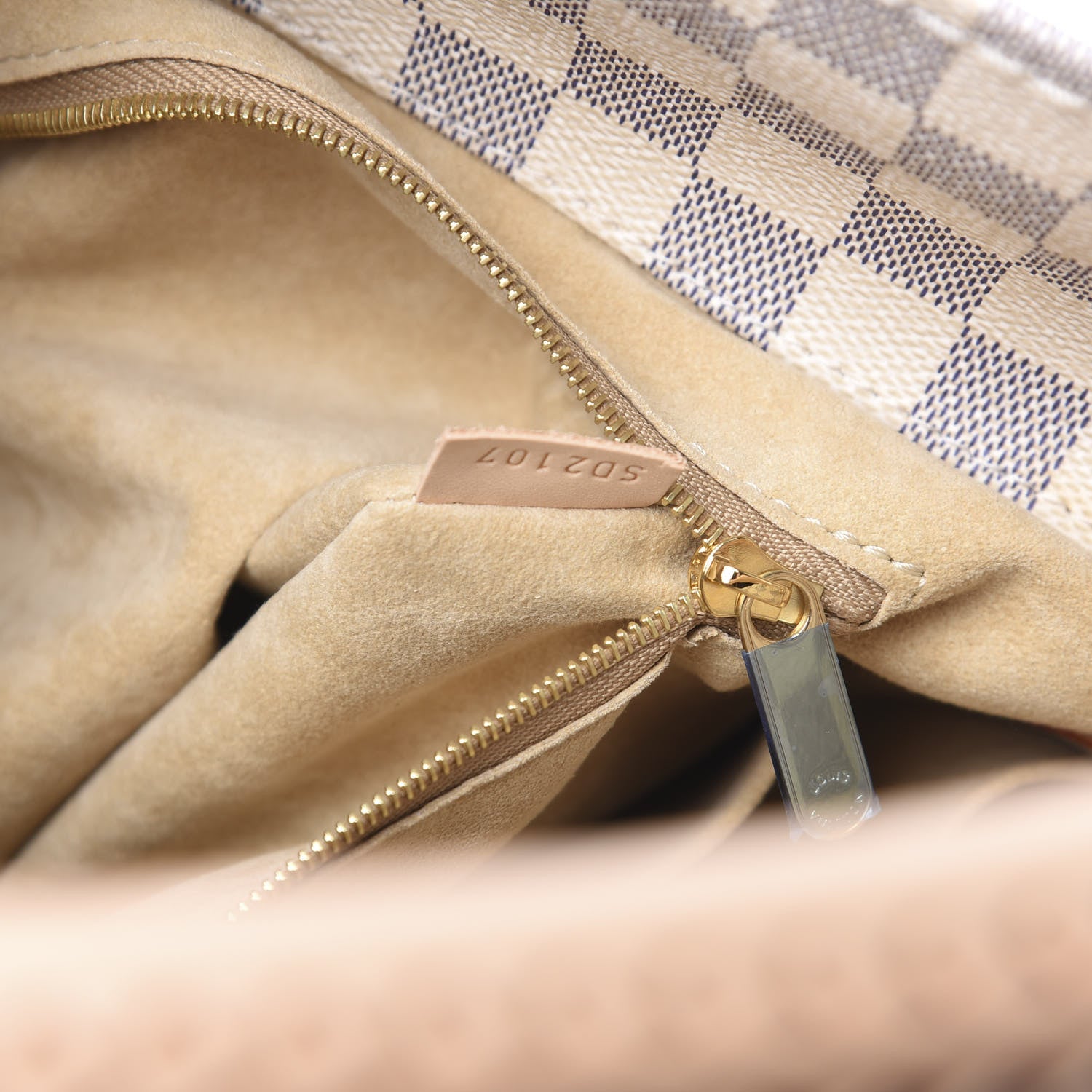 Louis Vuitton Damier Azur Artsy MM 6 of 8