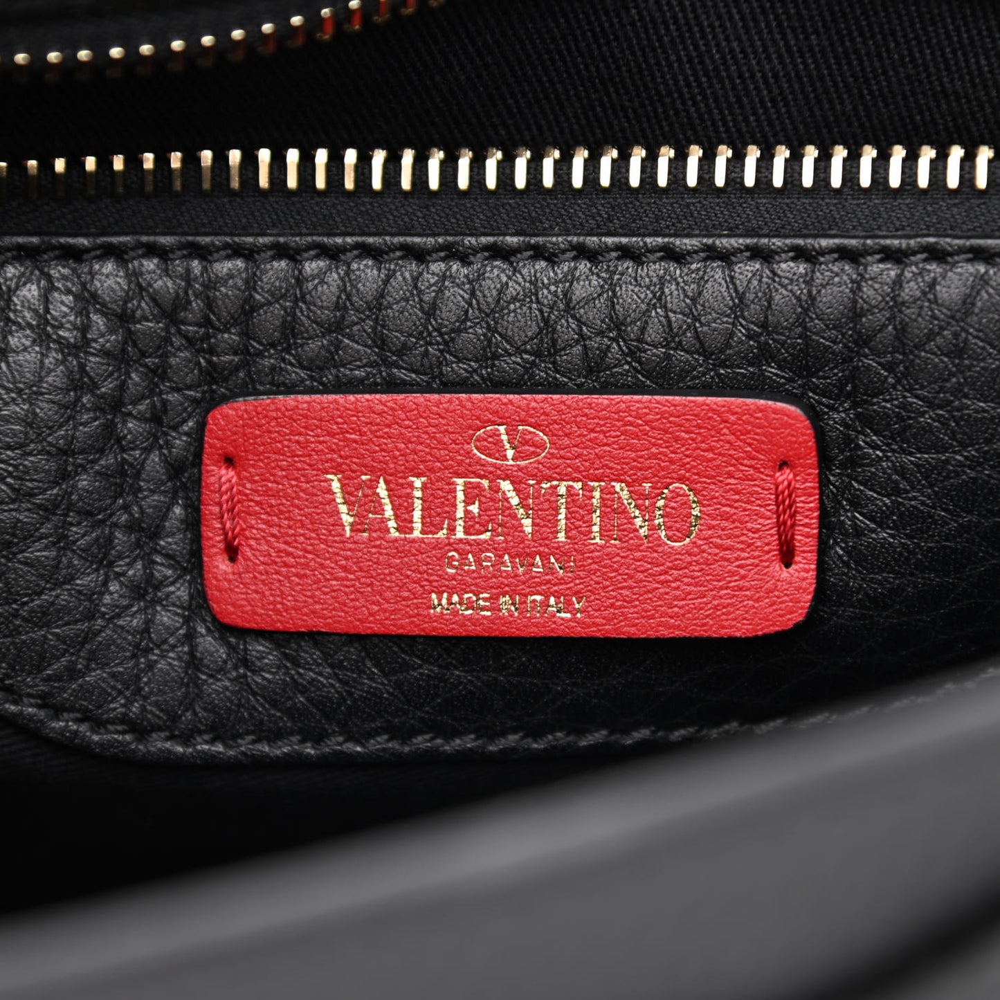 Grained Calfskin Rockstud Saddle Bag Black