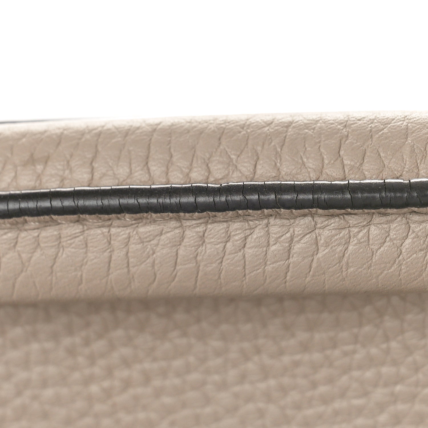 Louis Vuitton Taurillon Capucines MM Galet 11 of 11