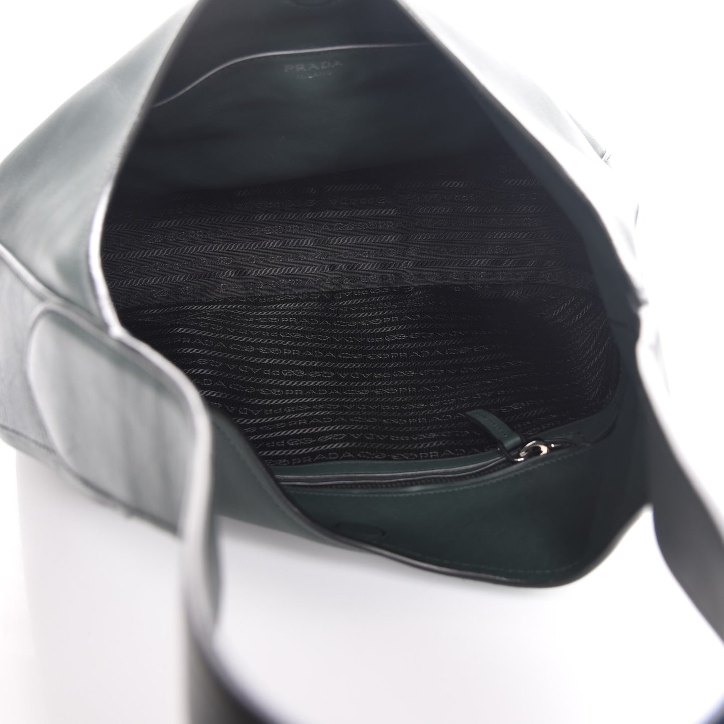 Vitello Corsica Pocket Hobo Bag Smeraldo