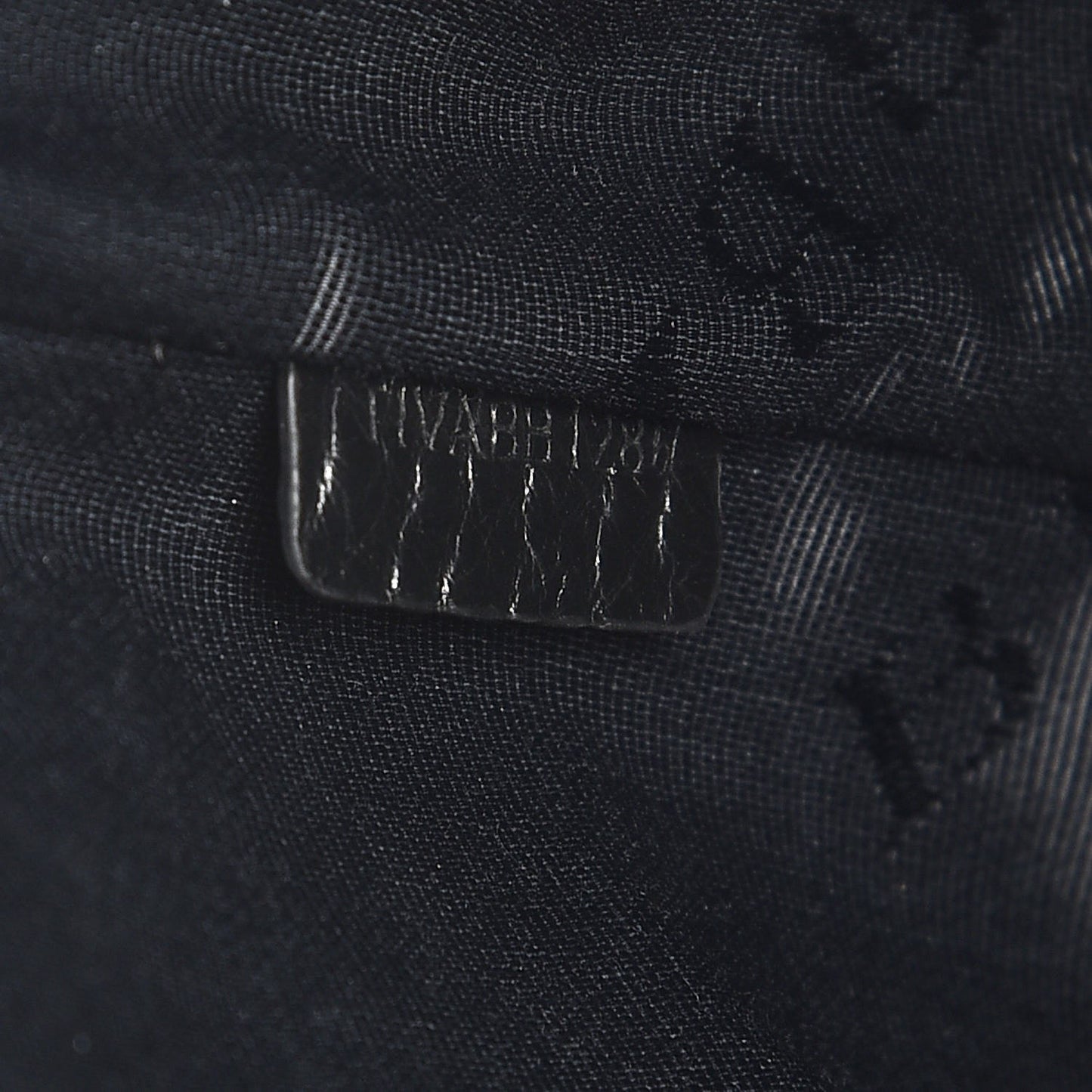 Signature Grain Calfskin Medium Welburn Tote Black