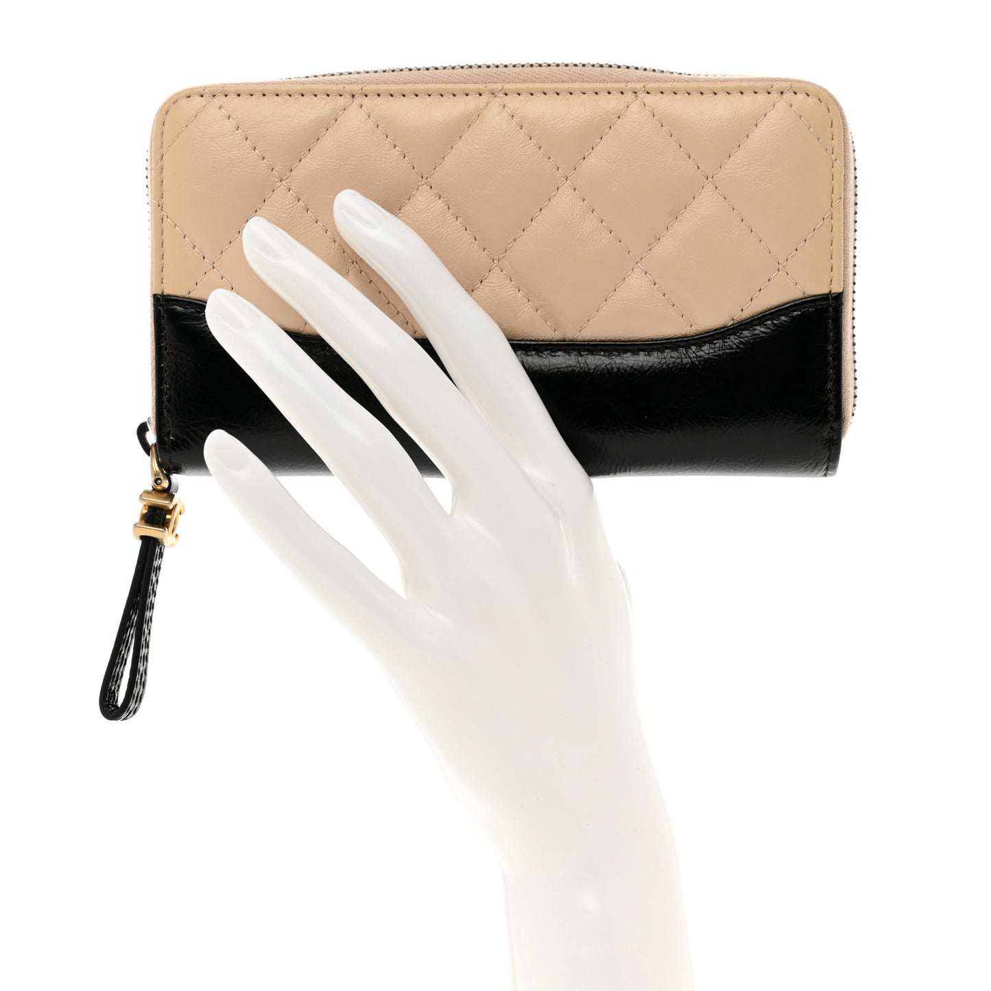 Aged Calfskin Quilted Small Gabrielle Zip Around Wallet Beige Black
