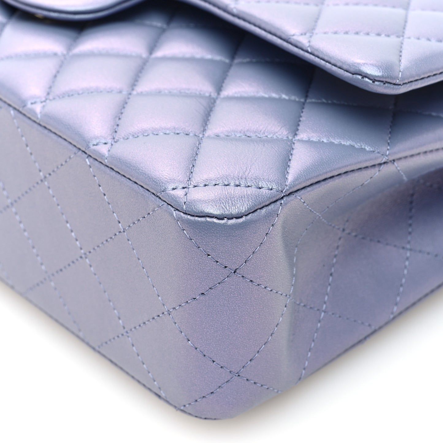 Iridescent Lambskin Quilted Medium Double Flap Light Purple