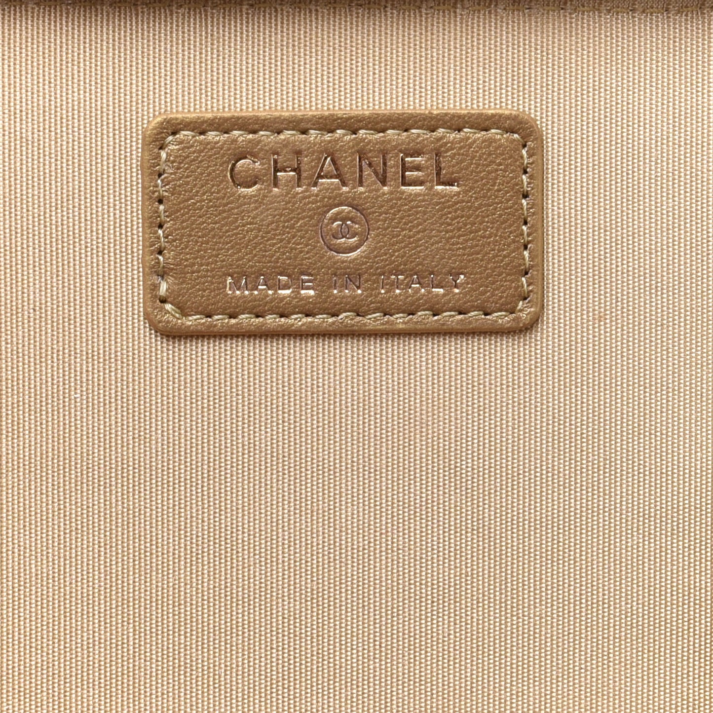 Lambskin Quilted Small Pearl Crush Vanity Case With Chain Grey