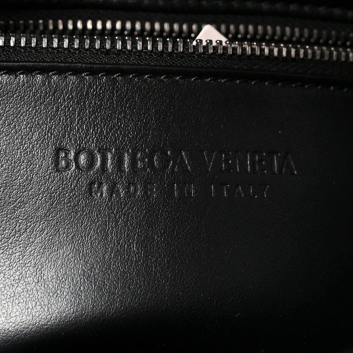 Calfskin Maxi Intreccio Cassette With Strap Bag Black