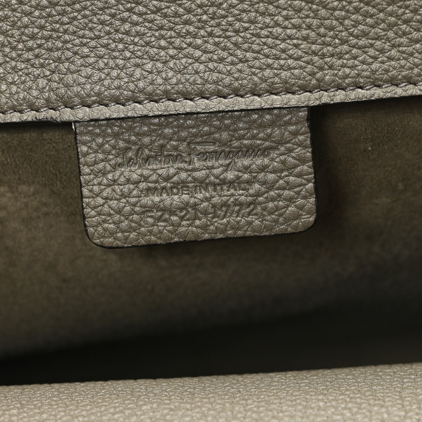Calfskin Large Studio Soft Bag Verde Olivo