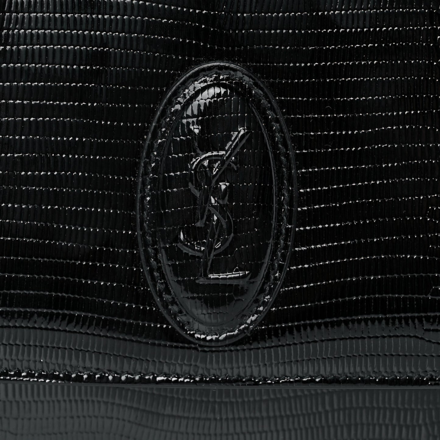 Calfskin Lizard Embossed Le 61 Shoulder Bag Black