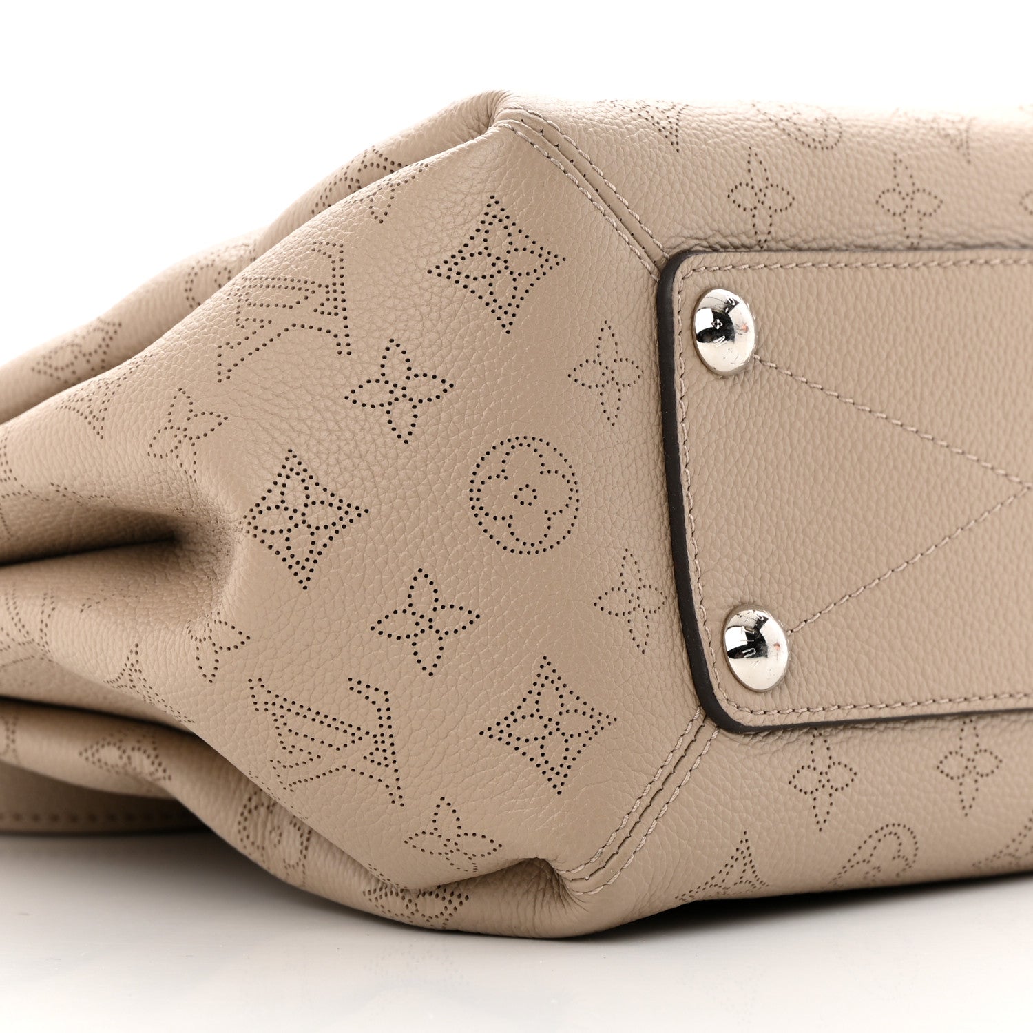 Louis Vuitton Mahina Babylone Chain BB Galet 9 of 14