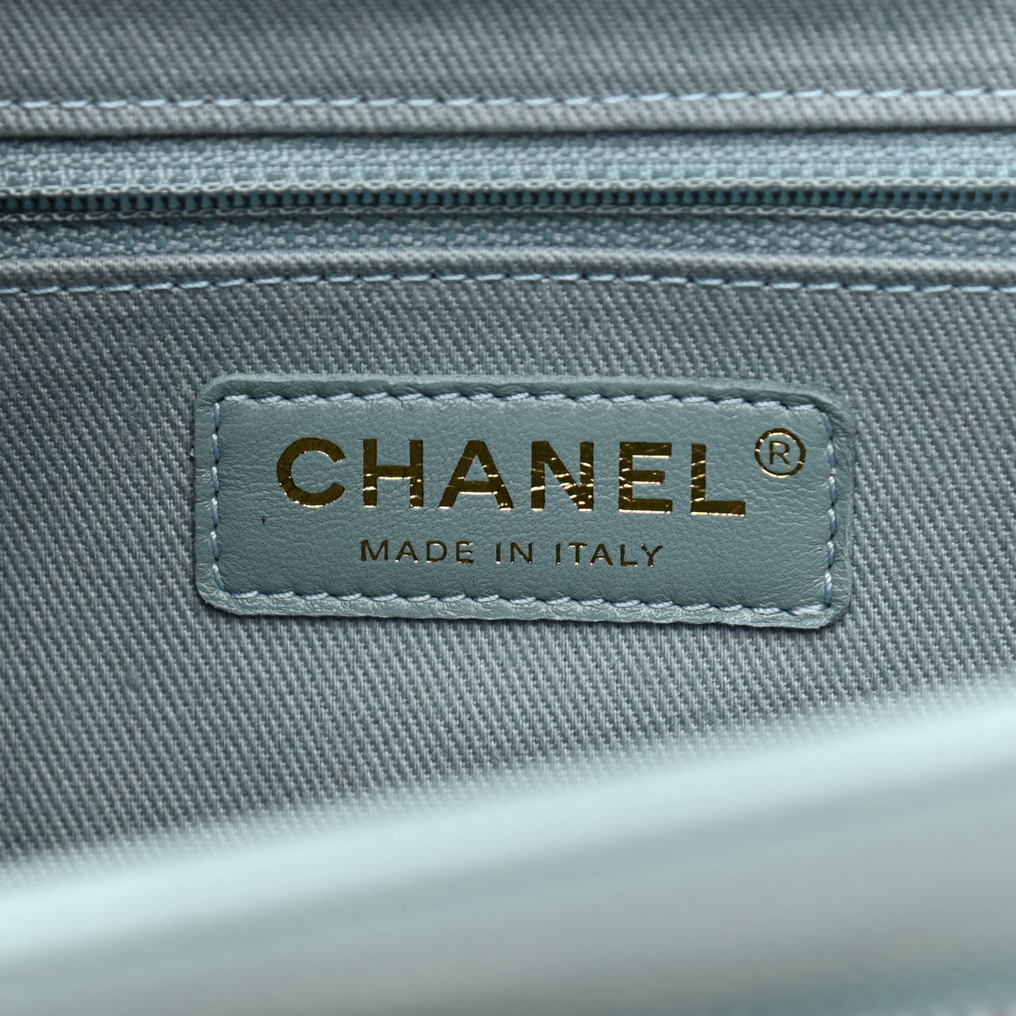 Caviar Quilted Medium Business Affinity Flap Light Blue