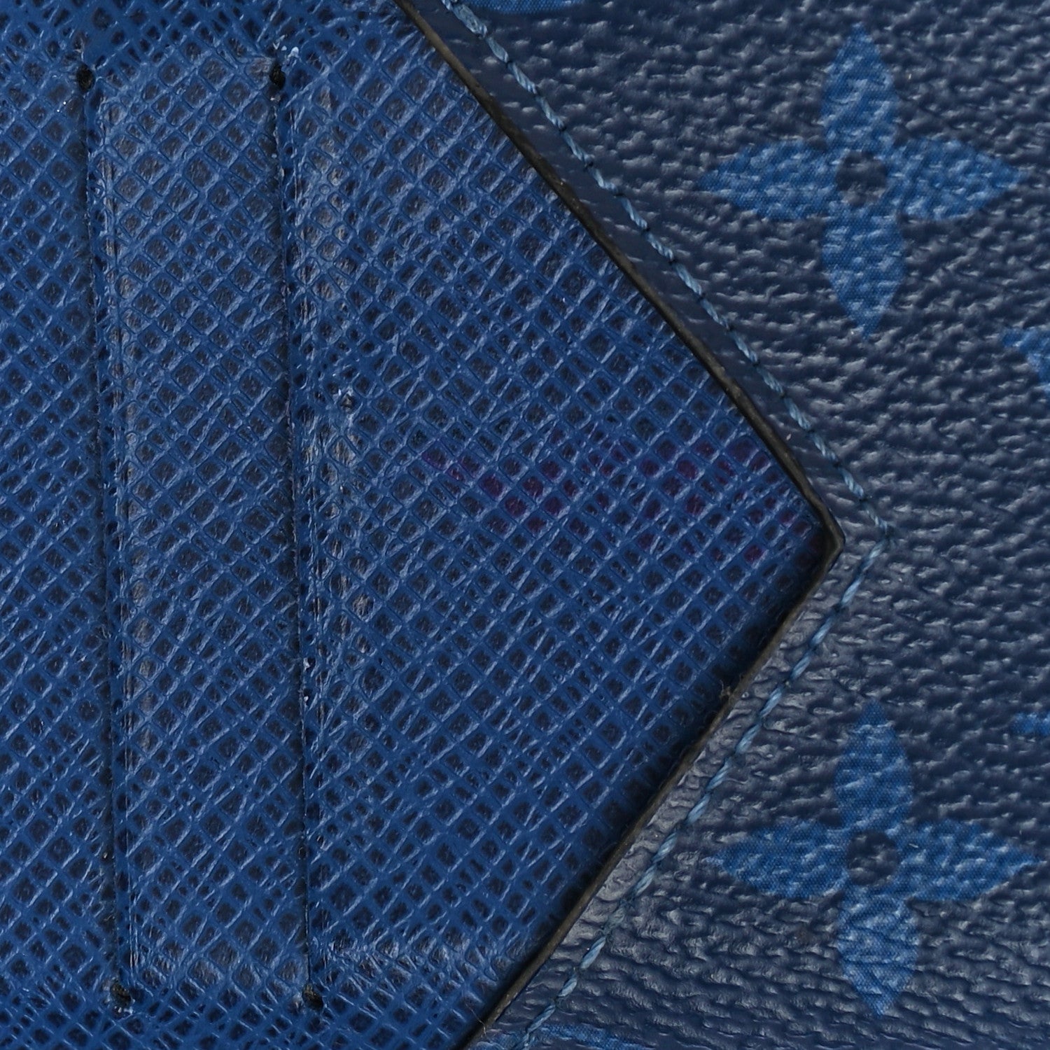 Louis Vuitton Monogram Taiga Coin Card Holder Cobalt 14 of 15
