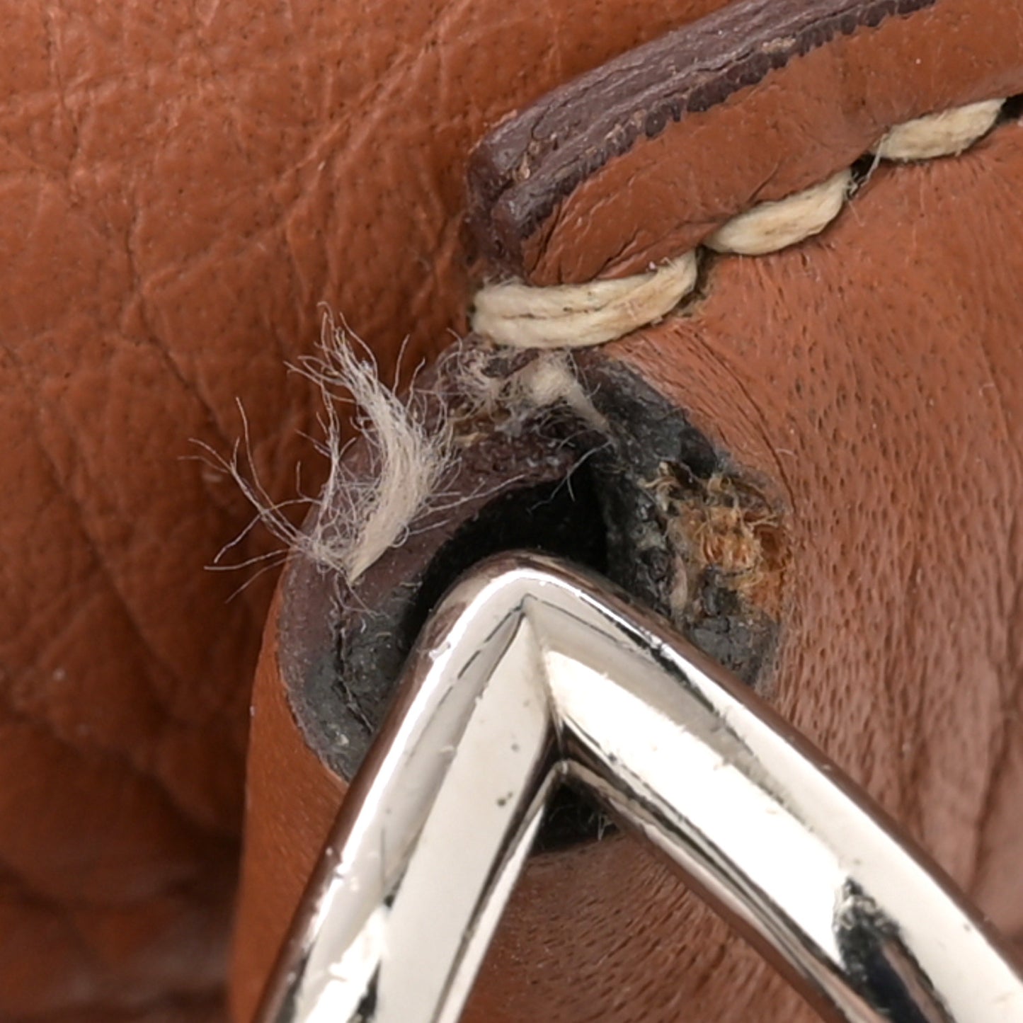 Togo Kelly Retourne 35 Gold