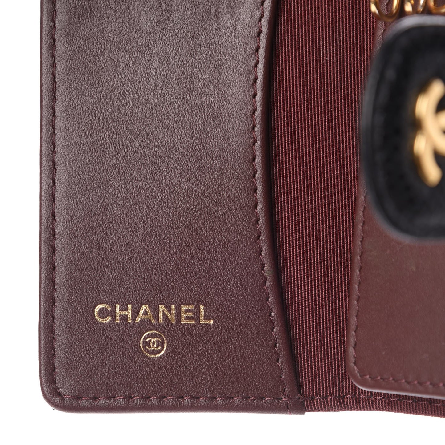 Caviar Quilted 6 Key Holder Black