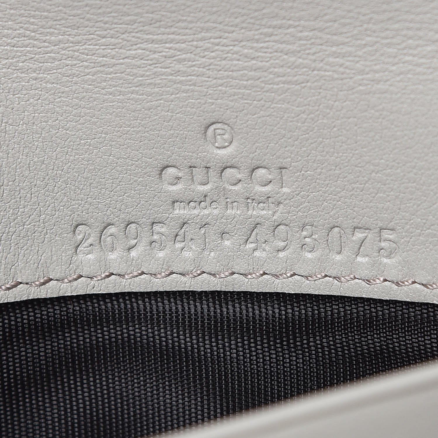 Gucci Guccissima Signature Dice Chain Wallet Off White 5 of 7