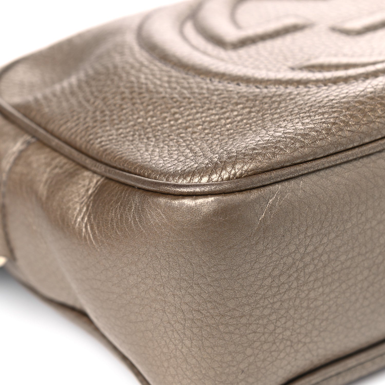Gucci Metallic Pebbled Calfskin Small Soho Disco Bag Golden Beige 8 of 11