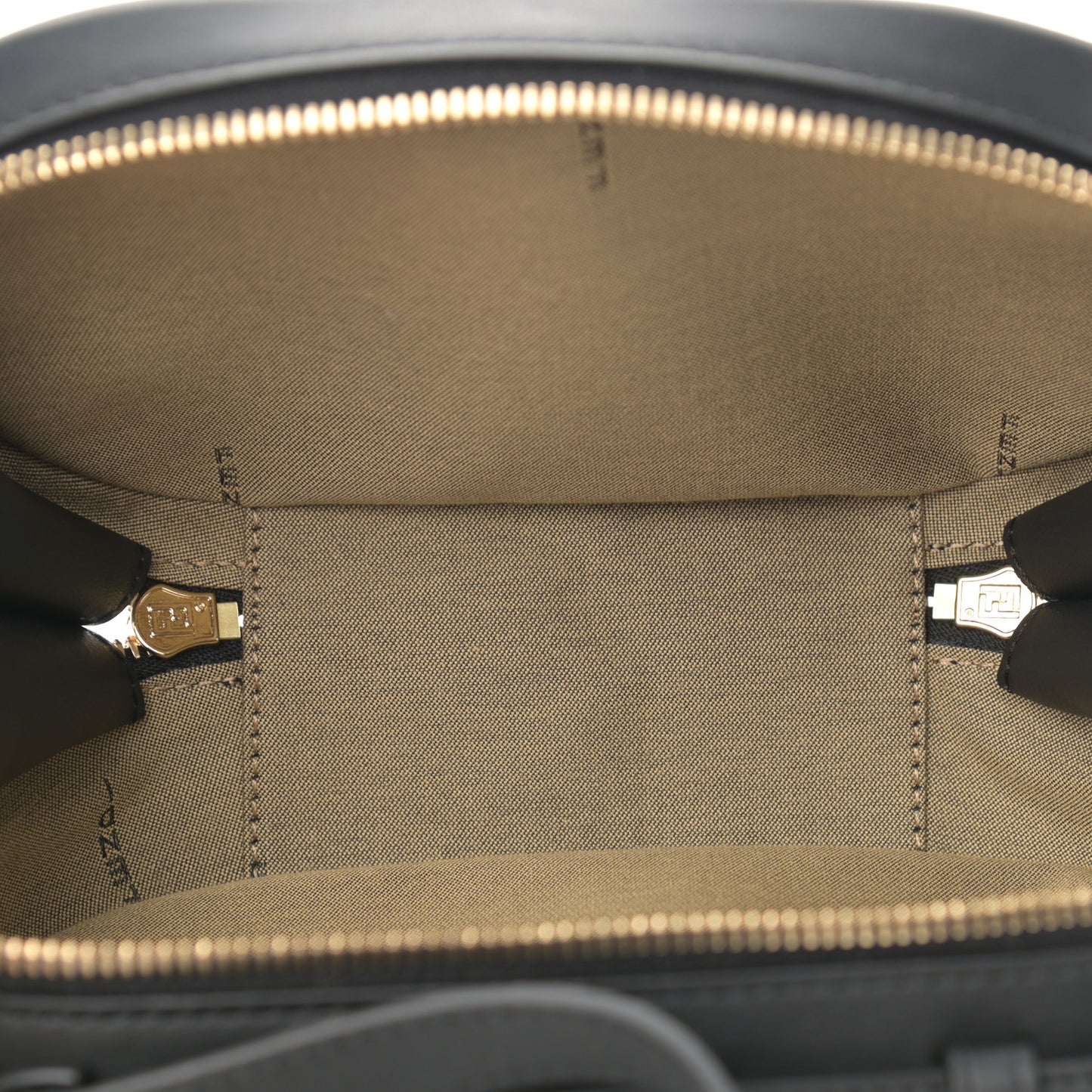 Vitello Grace Matte Mini O'Lock Camera Case Black