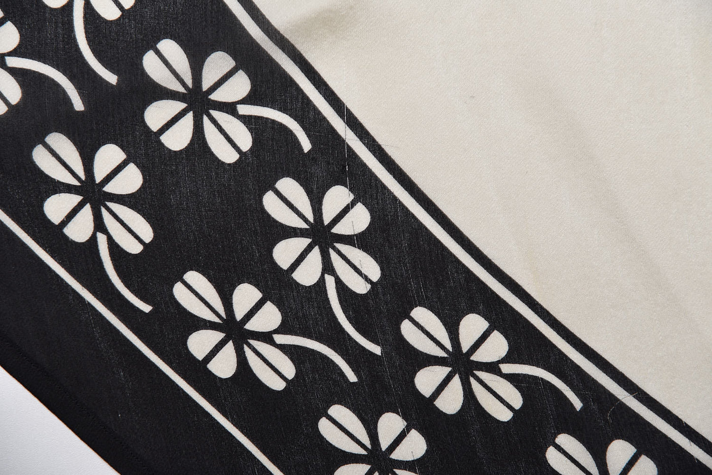 Silk Clover Scarf Black Ivory