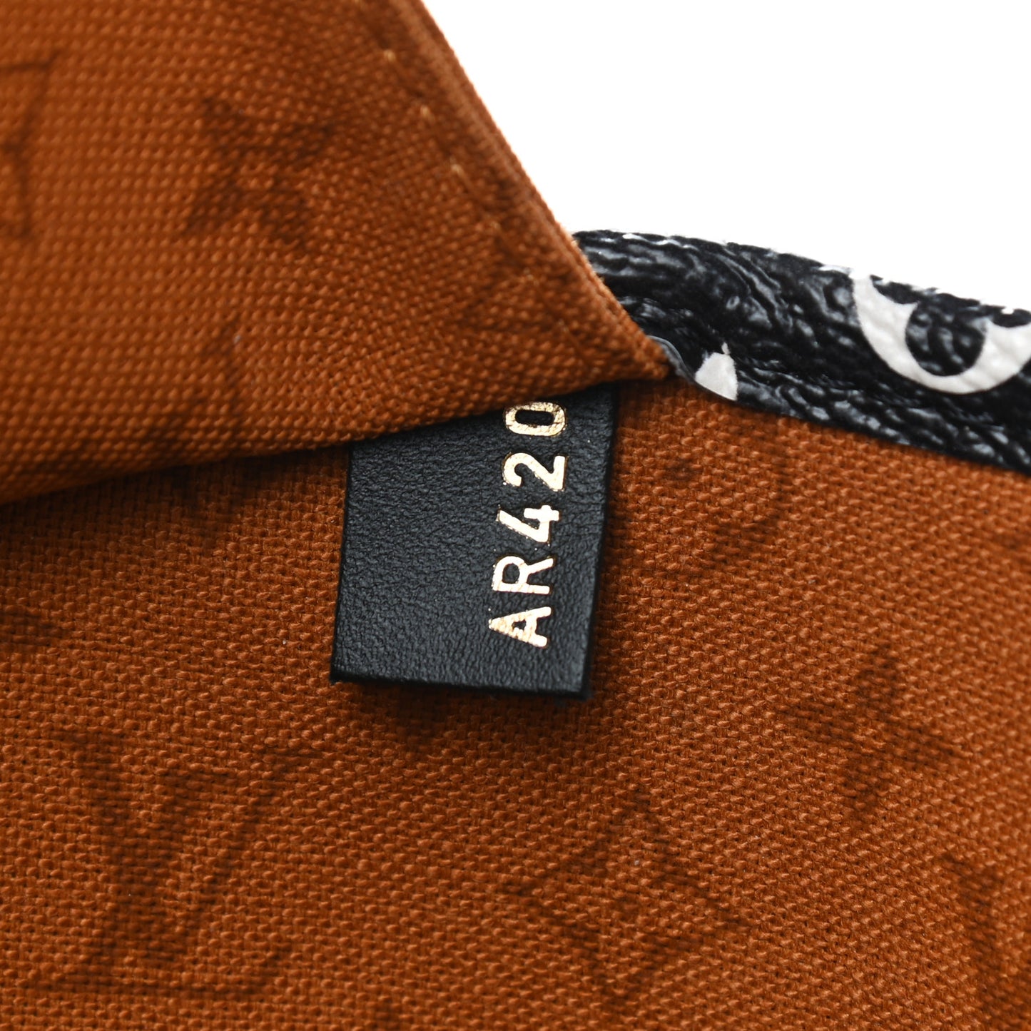 Monogram Giant Crafty Neverfull MM Creme Caramel