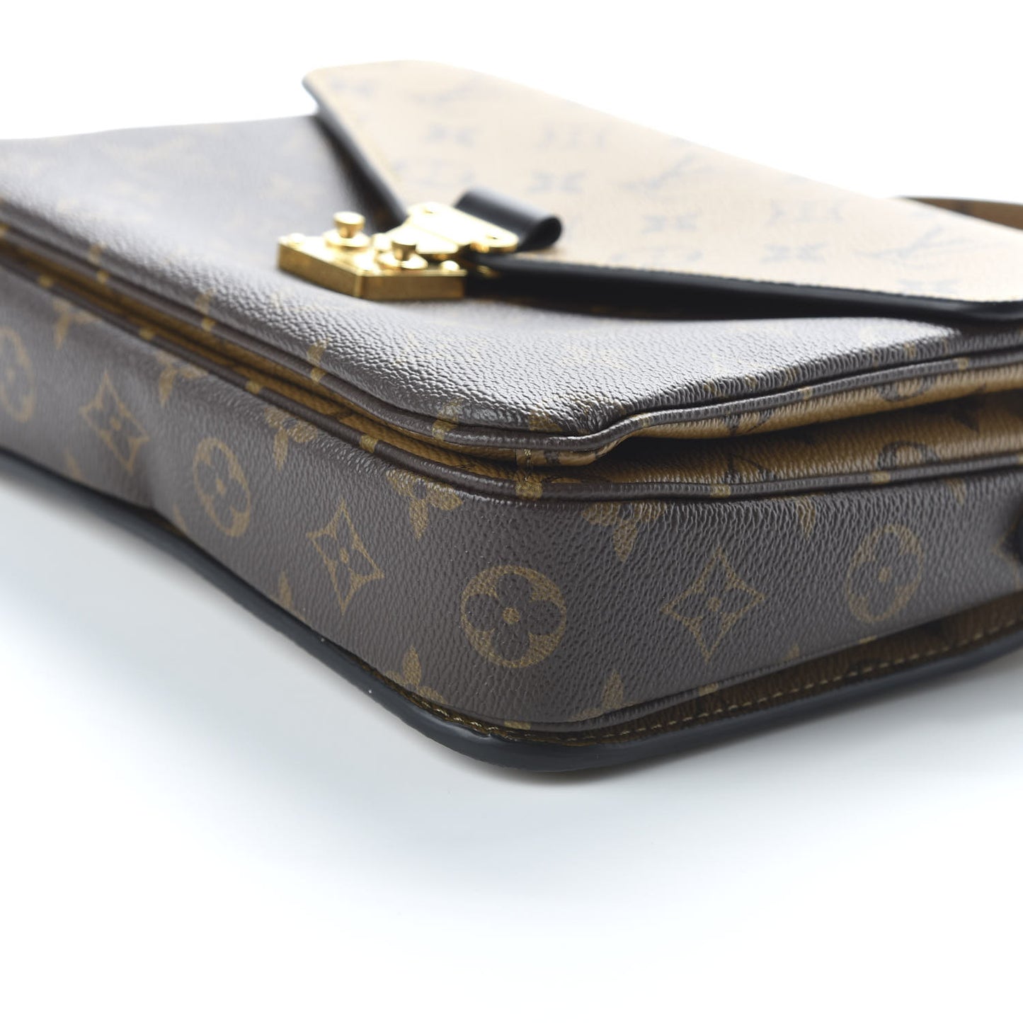 Reverse Monogram Pochette Metis