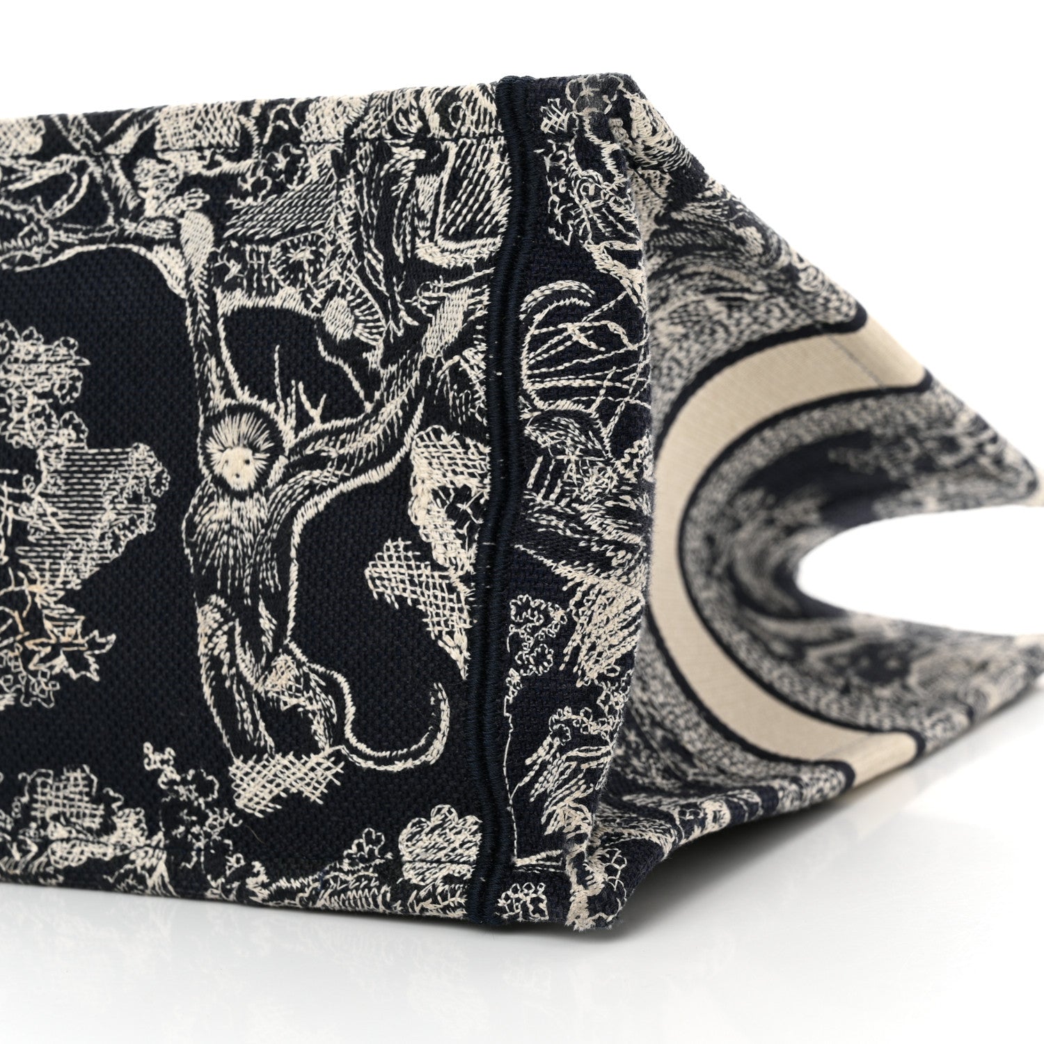 Christian Dior Canvas Embroidered Medium Dioriviera Toile De Jouy Reverse Book Tote Blue 10 of 14