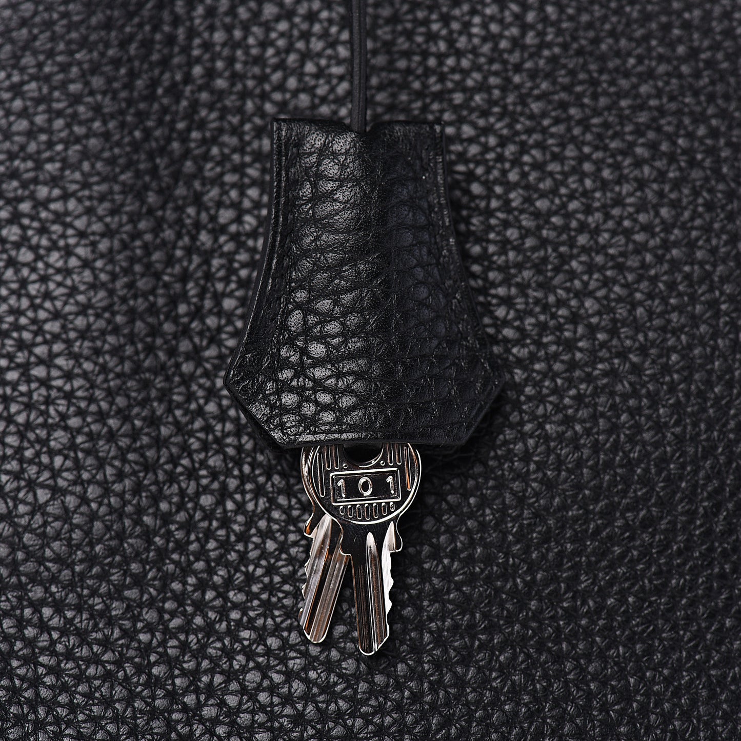 Taurillon Clemence Kelly Retourne 28 Black